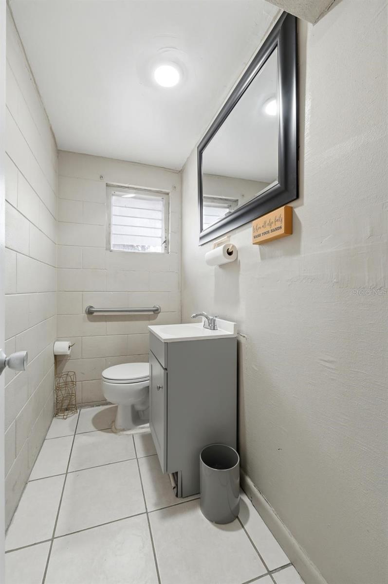 Image 33 of 44 For 1920 40th Street Nw