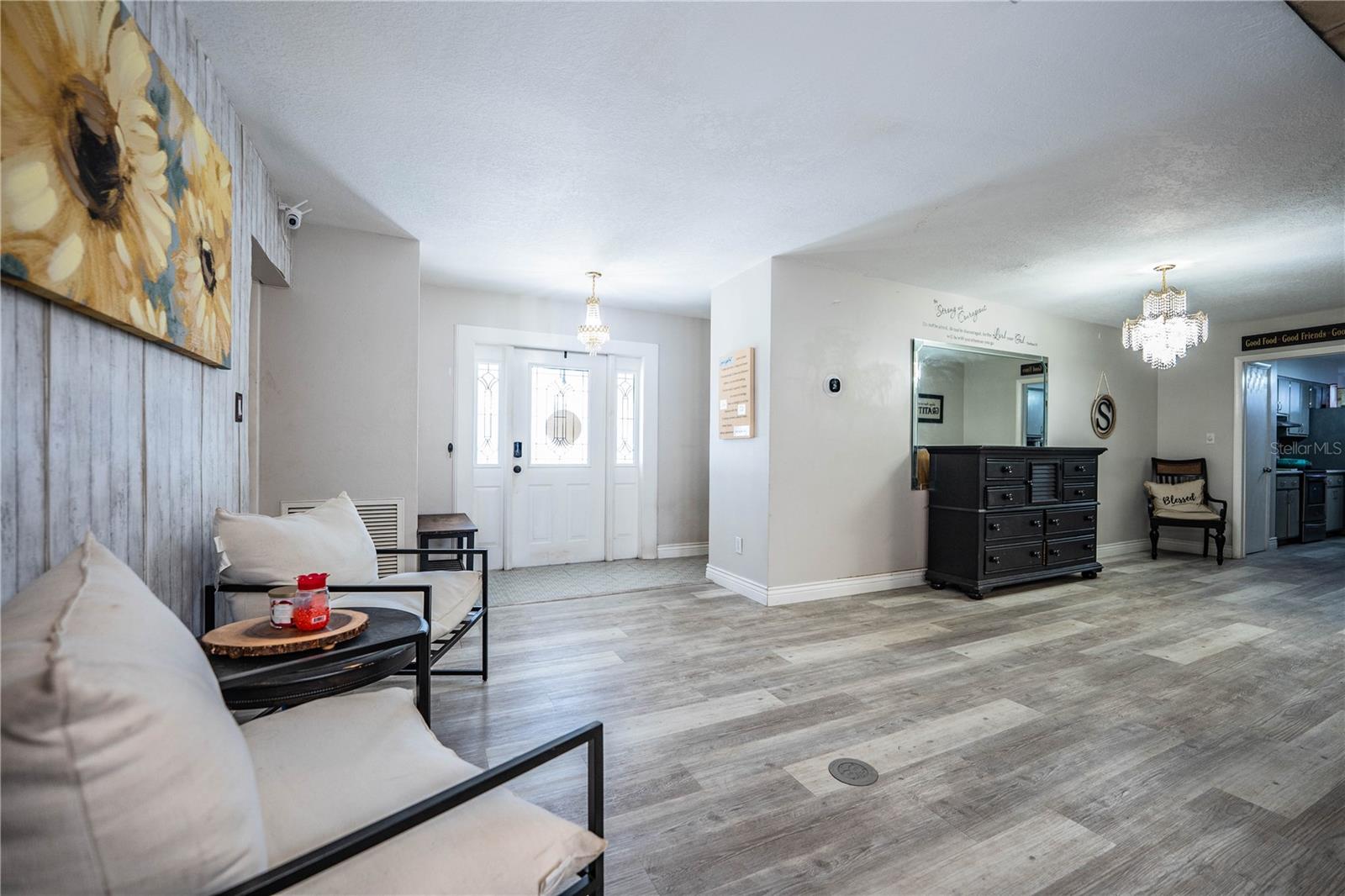 Image 33 of 80 For 331 Bay Street