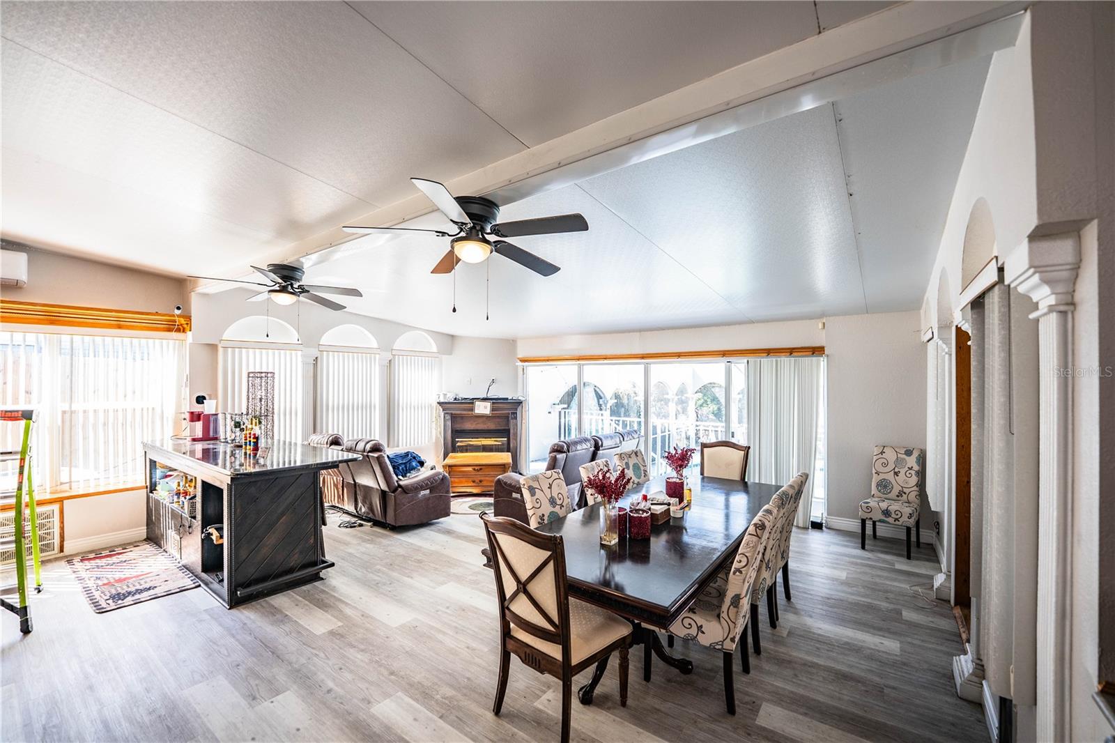 Image 36 of 80 For 331 Bay Street