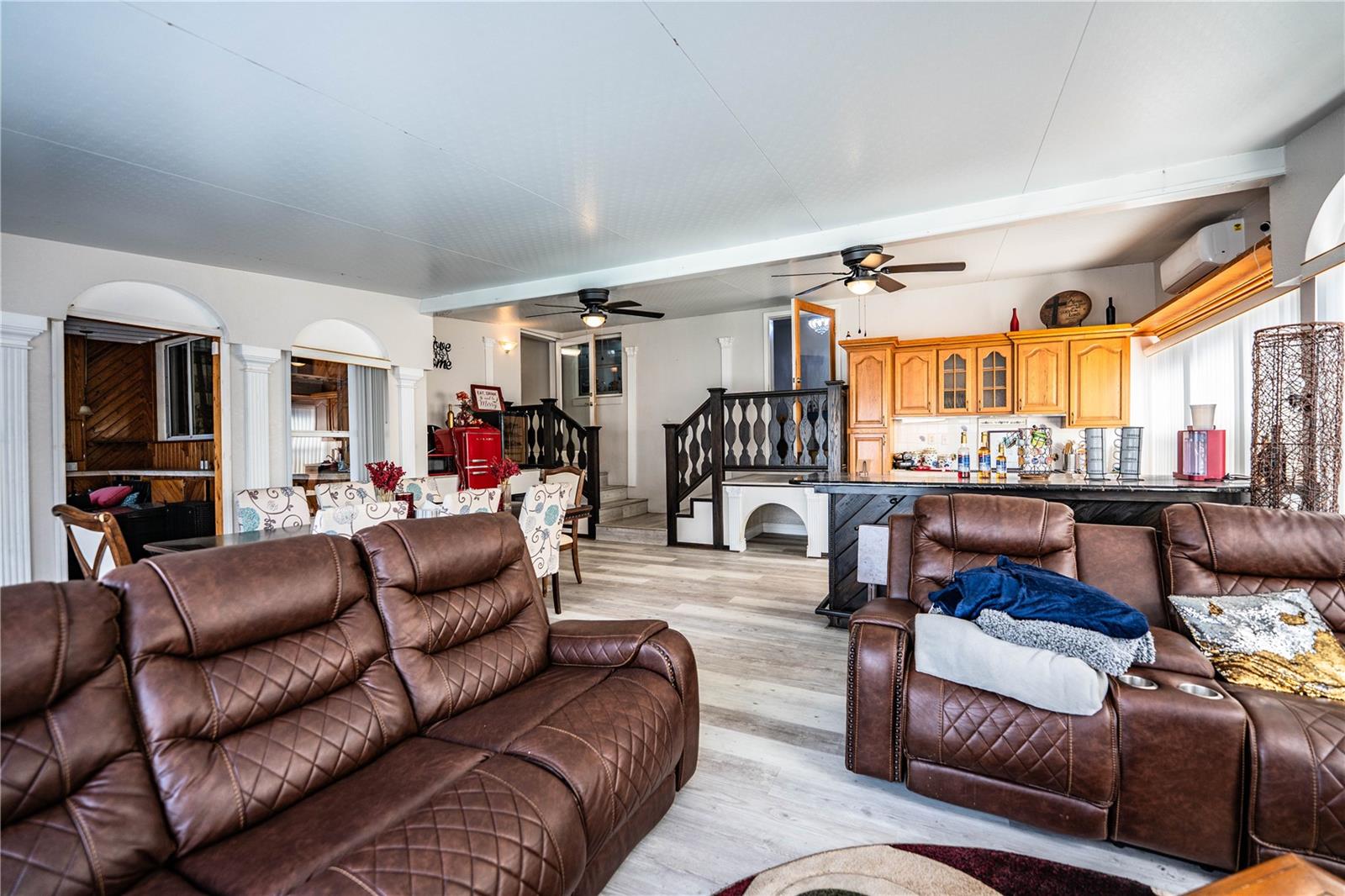 Image 39 of 80 For 331 Bay Street