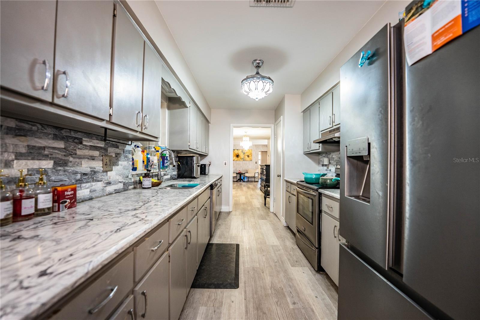 Image 44 of 80 For 331 Bay Street