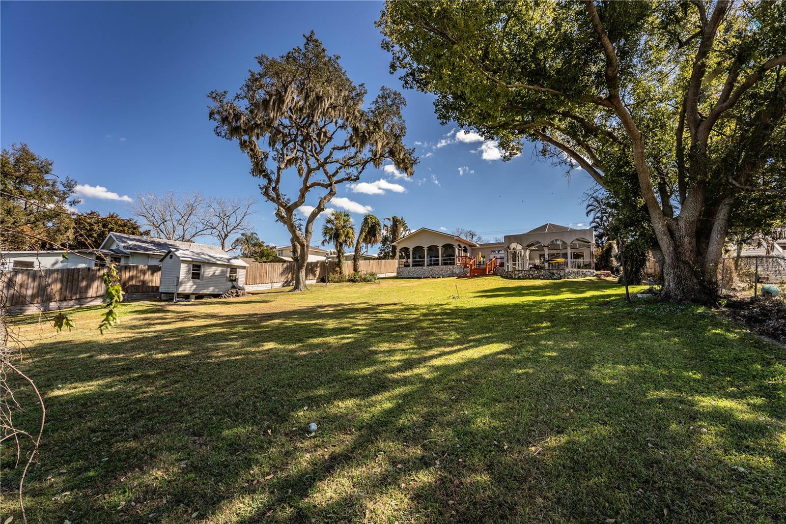 Image 6 of 80 For 331 Bay Street