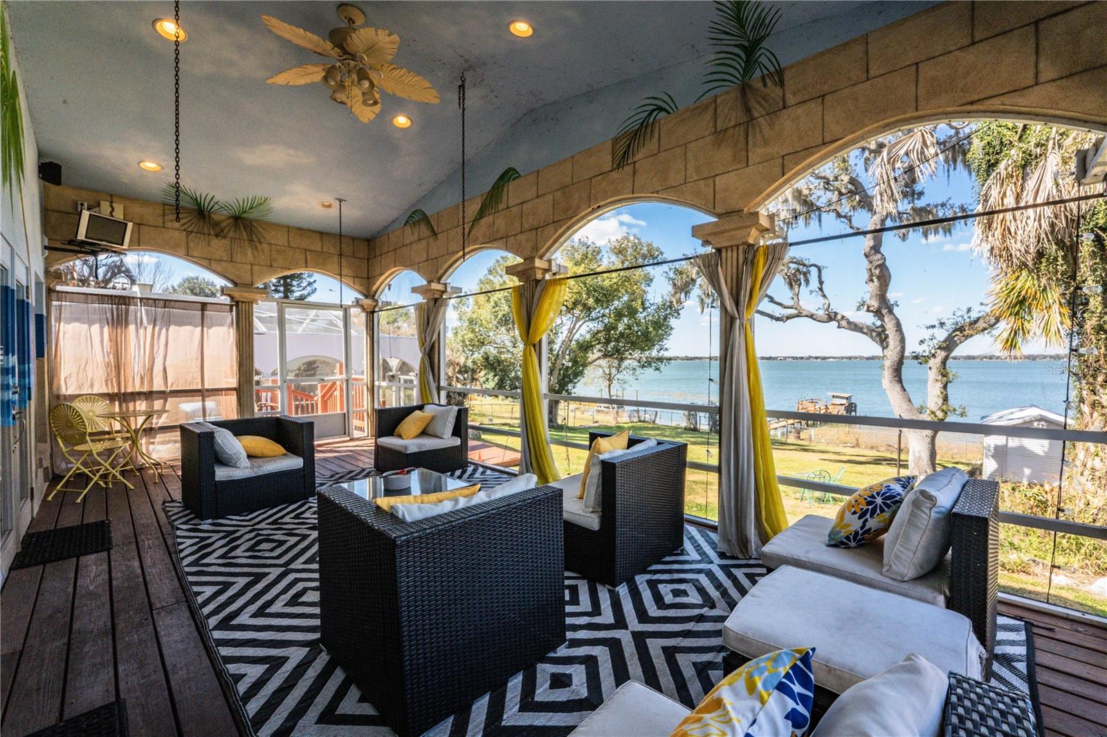 Image 64 of 80 For 331 Bay Street