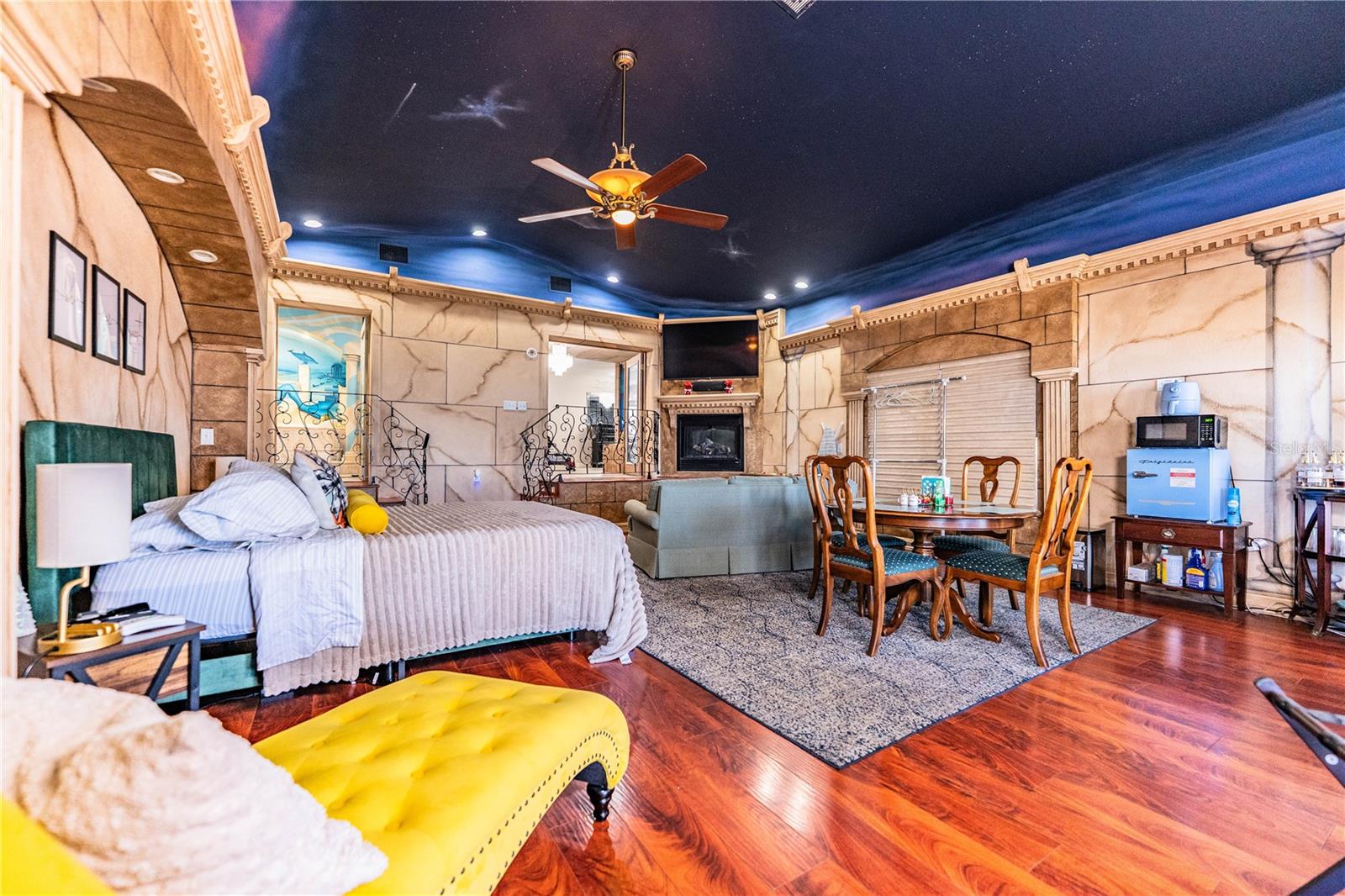 Image 67 of 80 For 331 Bay Street