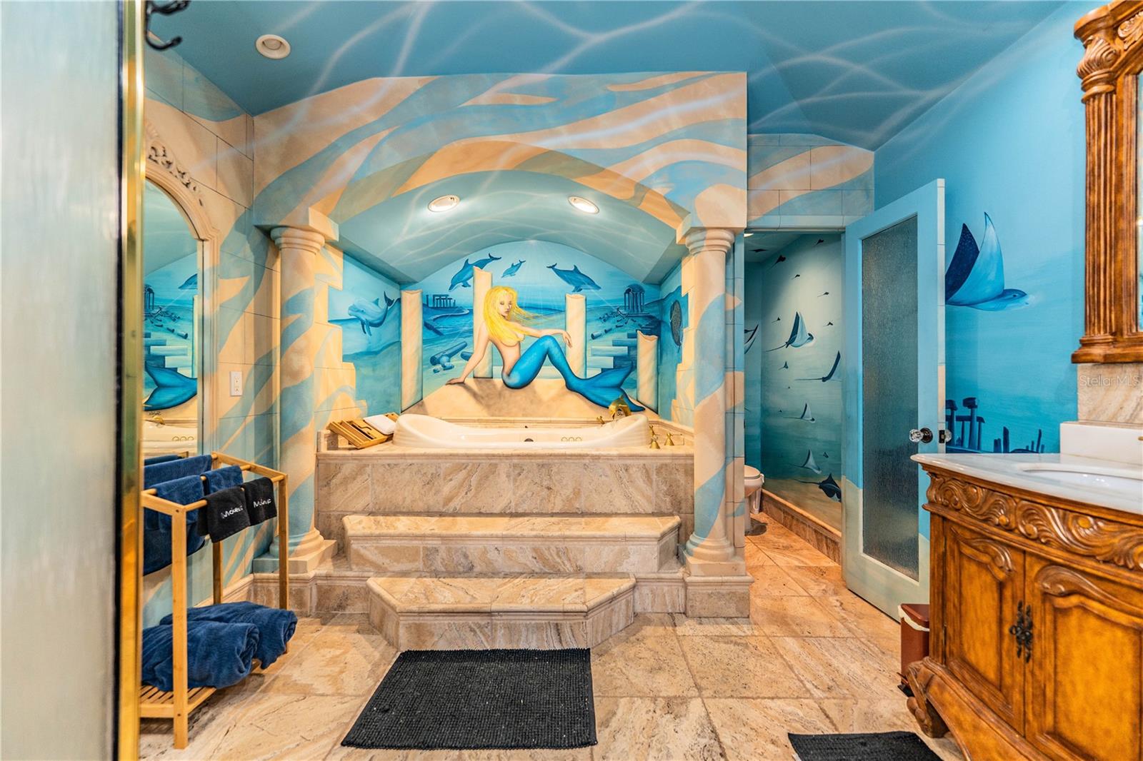 Image 72 of 80 For 331 Bay Street