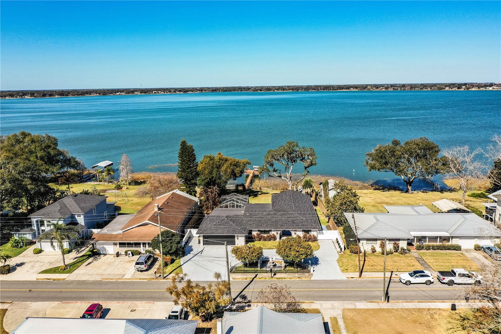 Image 8 of 80 For 331 Bay Street