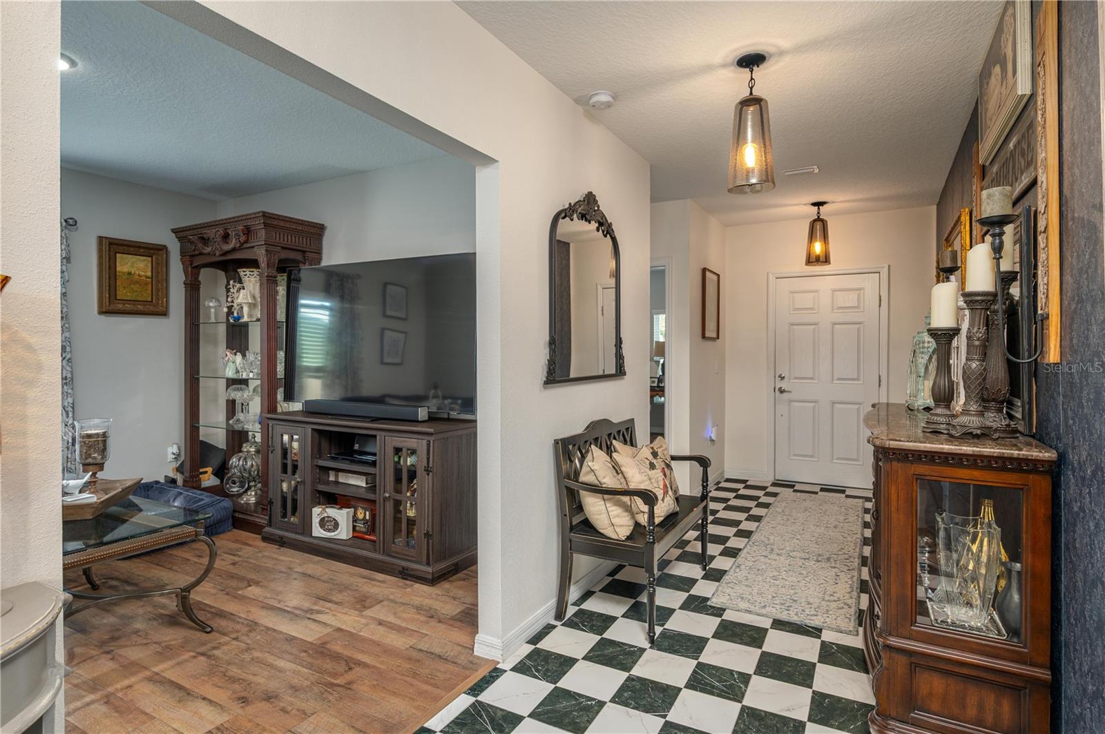 Image 3 of 52 For 1491 Axel Circle