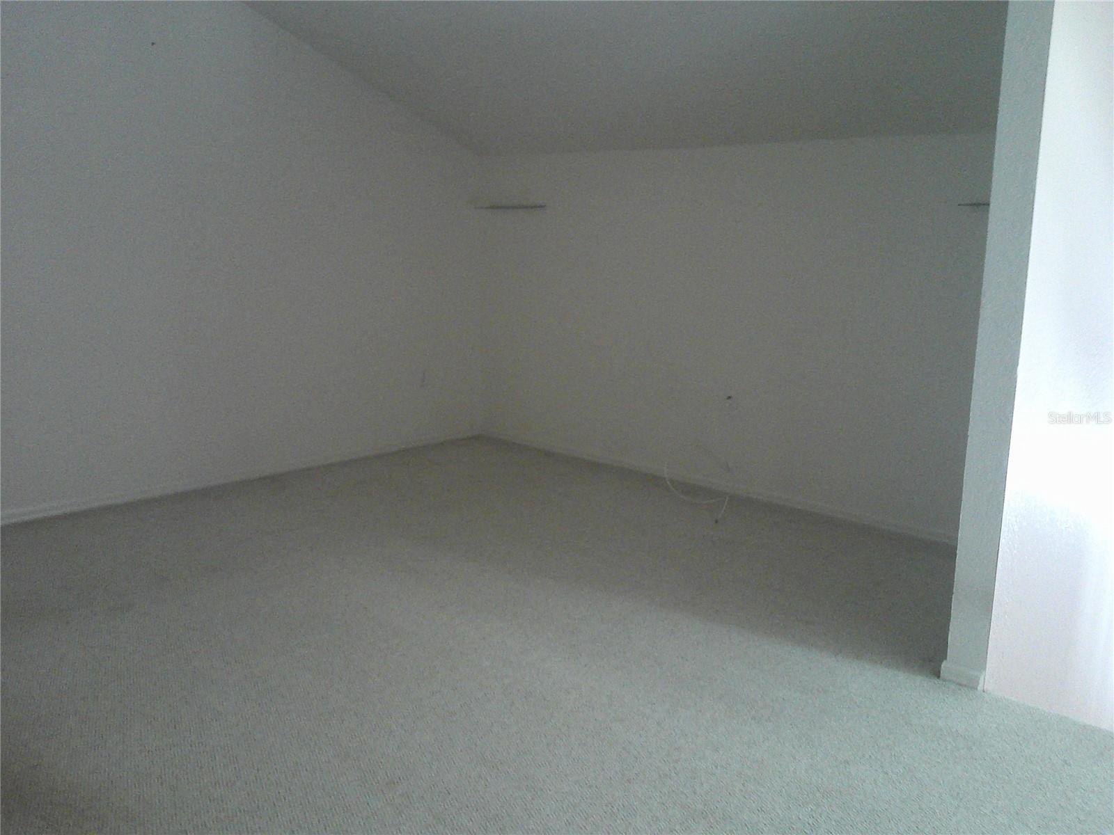 Image 11 of 16 For 1084 Meadowood Pointe Road