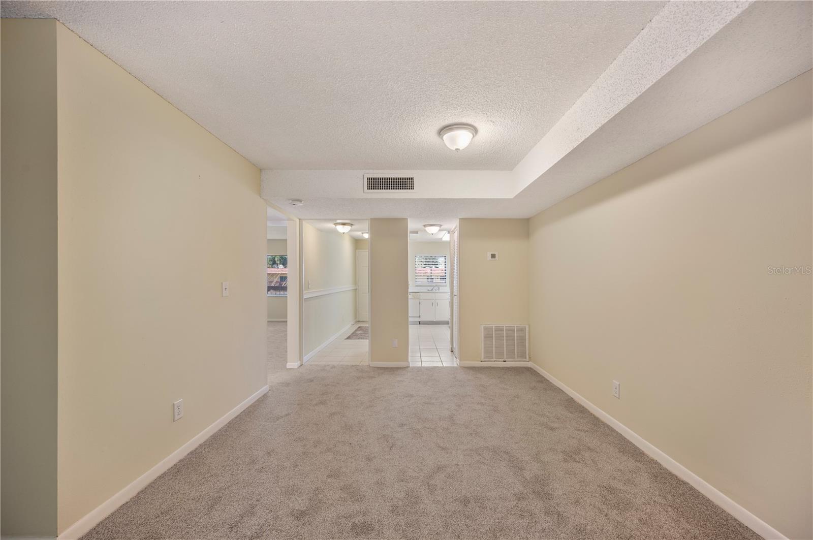 Image 10 of 27 For 400 El Camino Drive 204