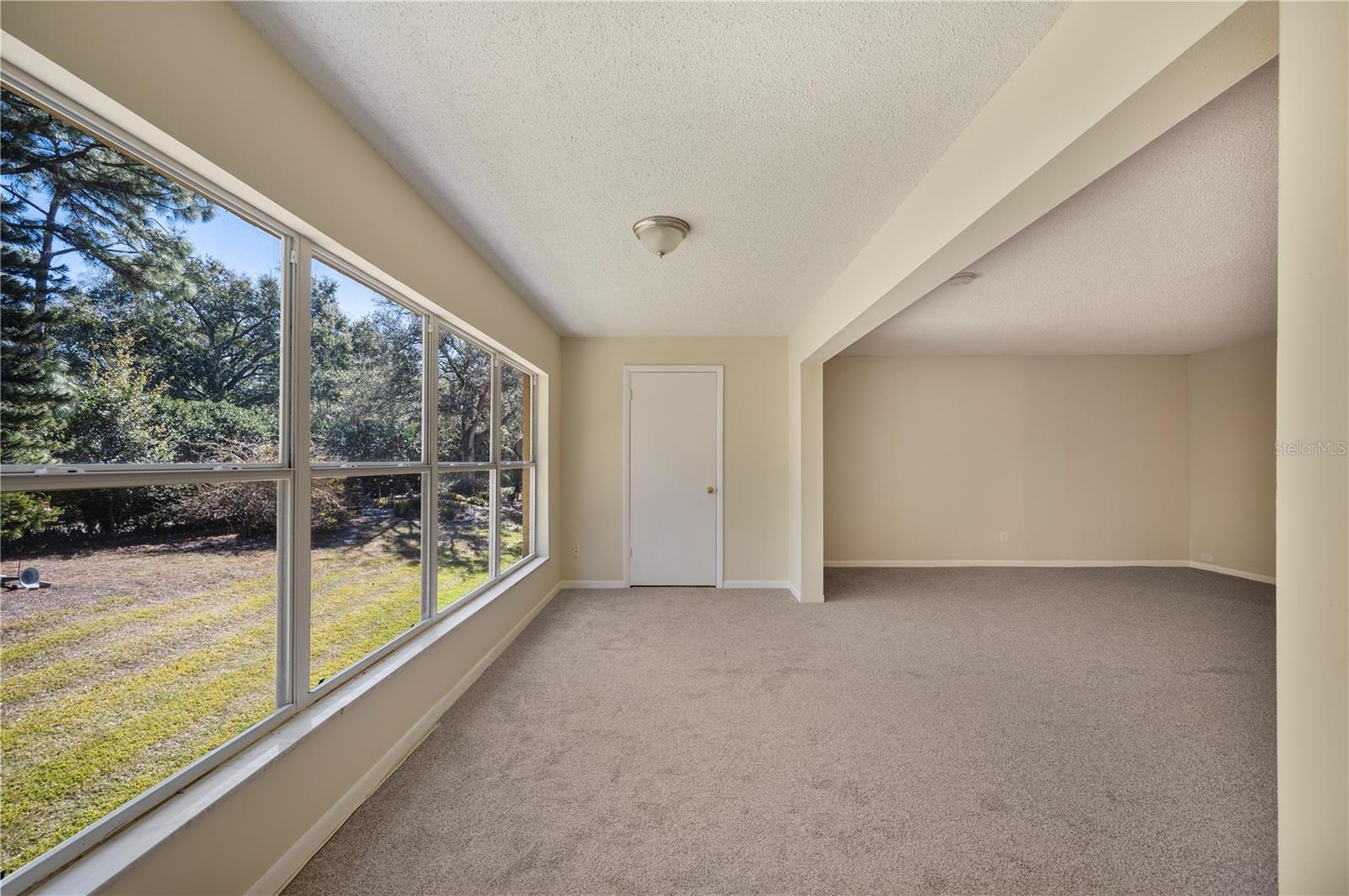 Image 13 of 27 For 400 El Camino Drive 204