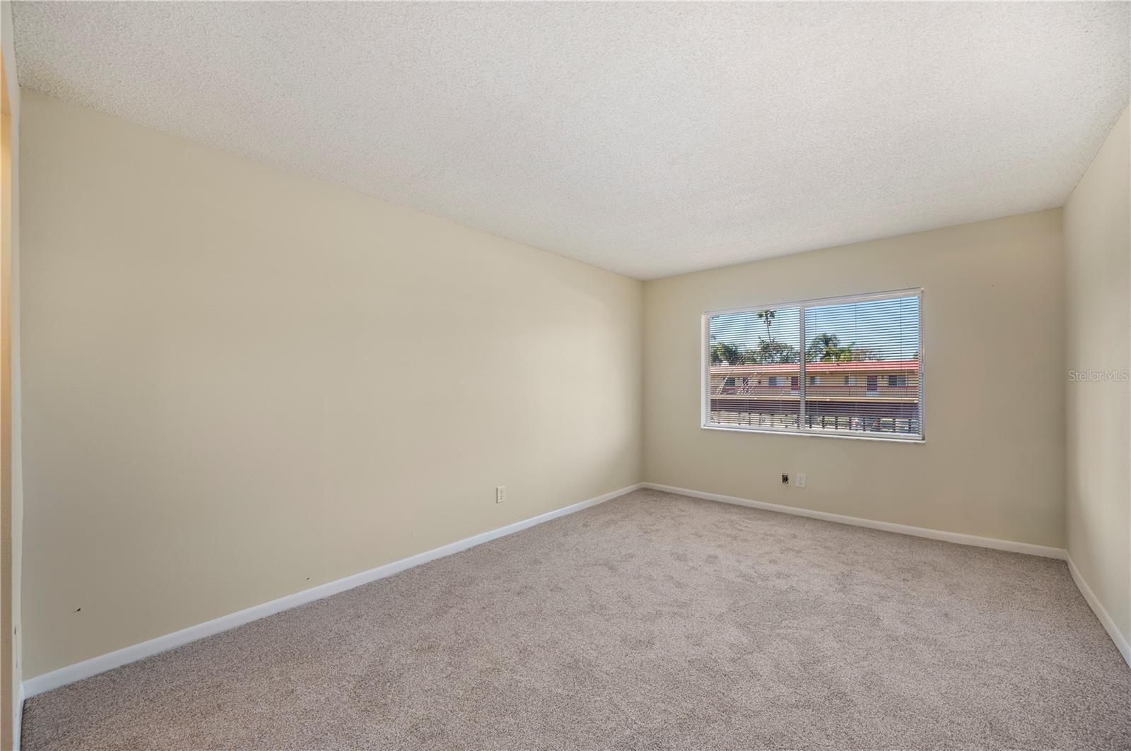 Image 15 of 27 For 400 El Camino Drive 204