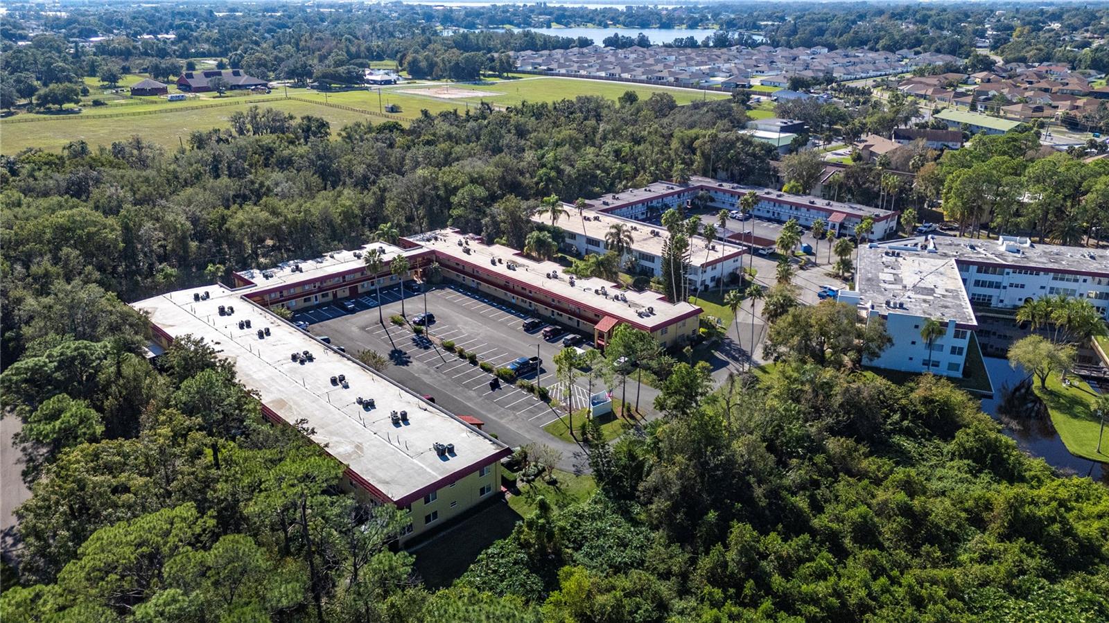 Image 22 of 27 For 400 El Camino Drive 204