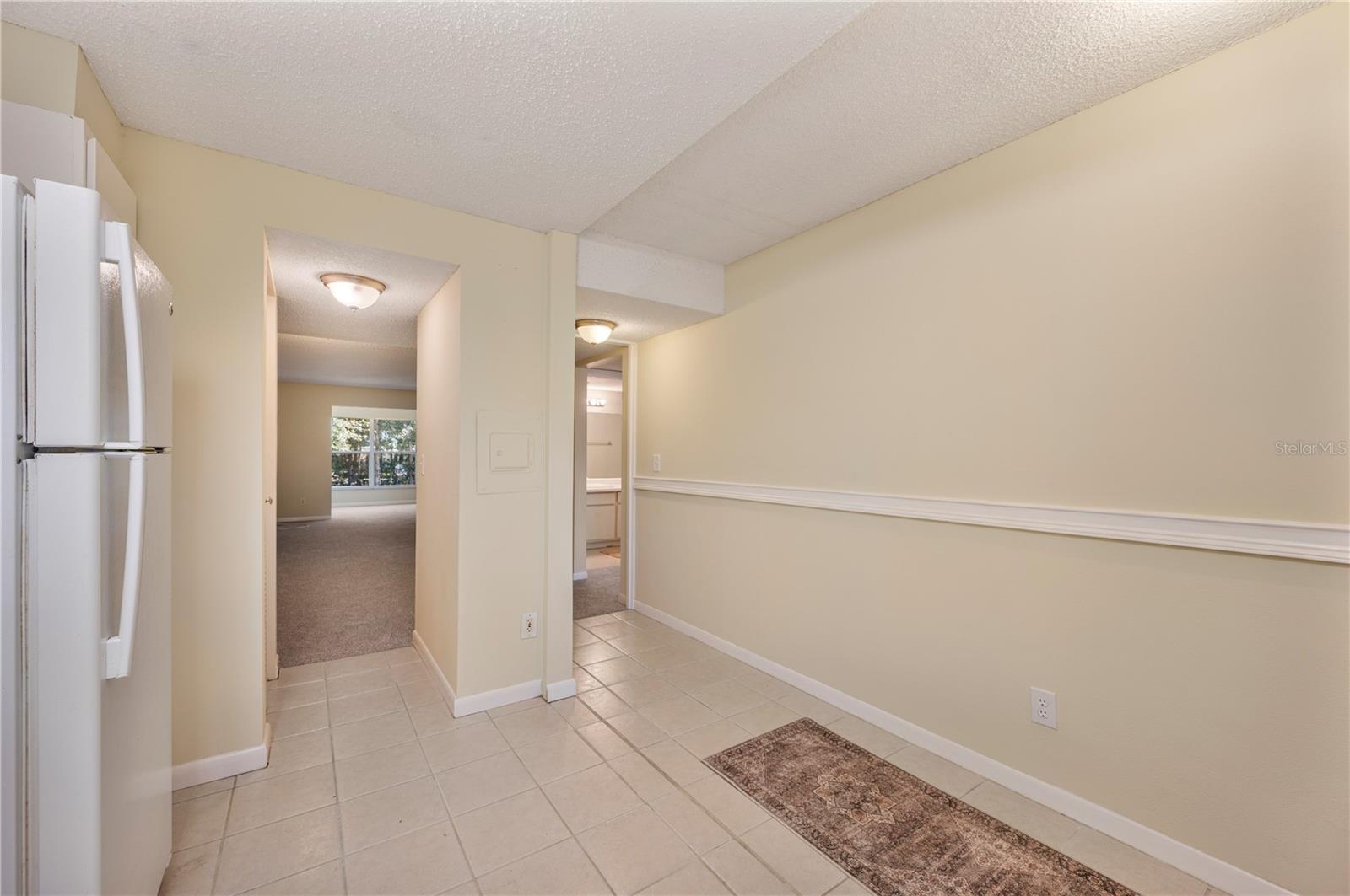 Image 7 of 27 For 400 El Camino Drive 204