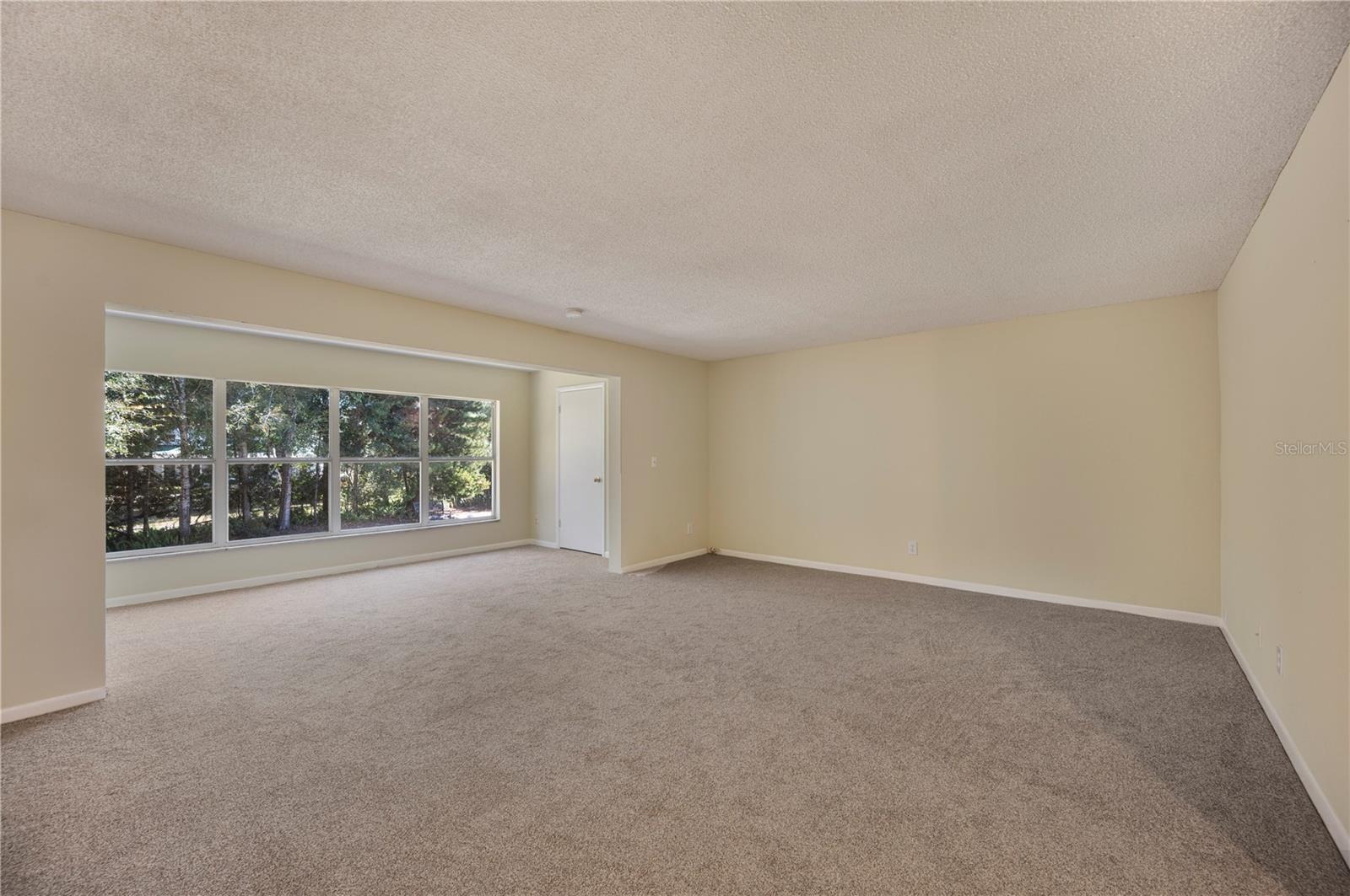 Image 9 of 27 For 400 El Camino Drive 204