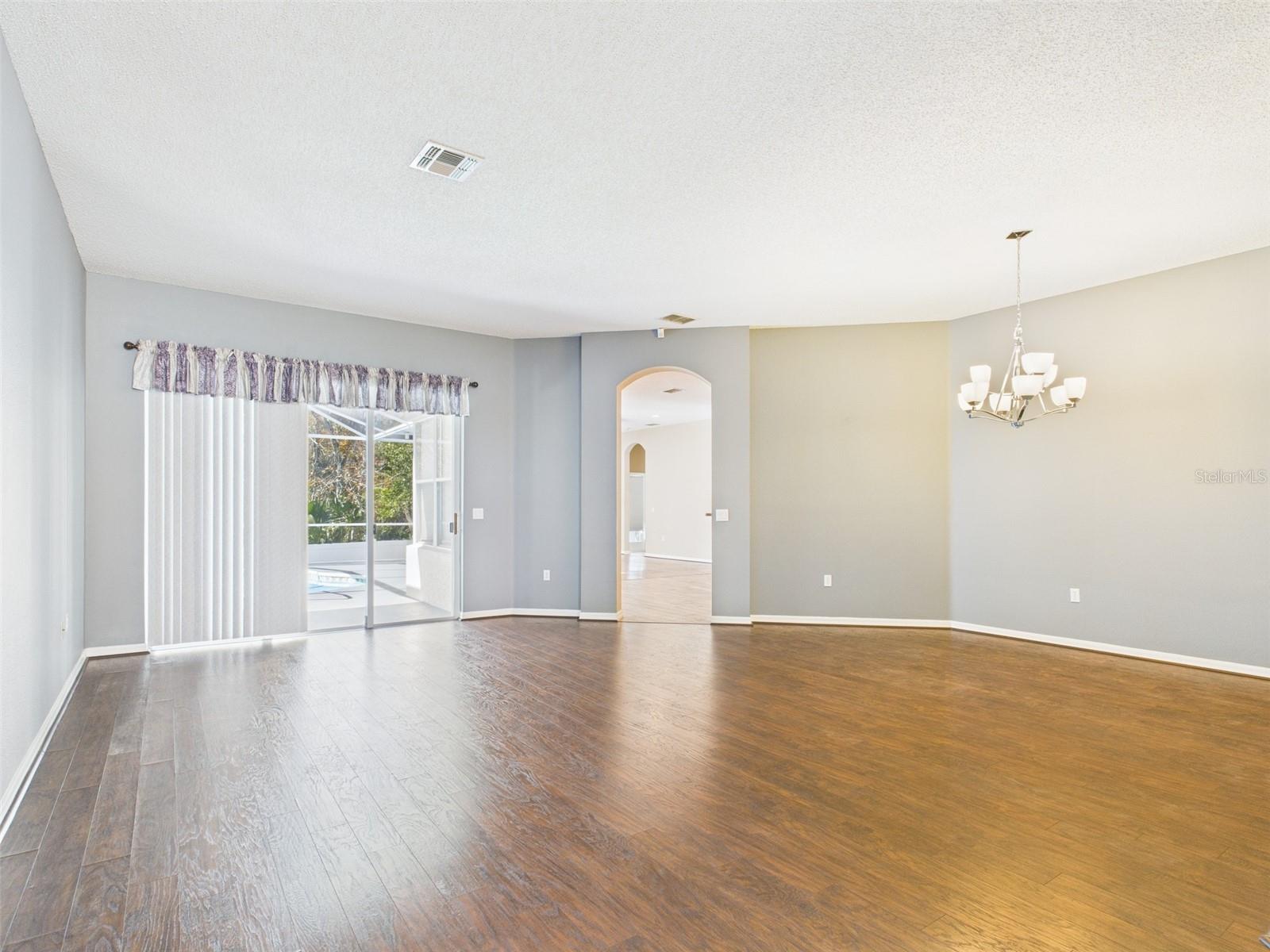 Image 18 of 56 For 2533 Wood Pointe Drive