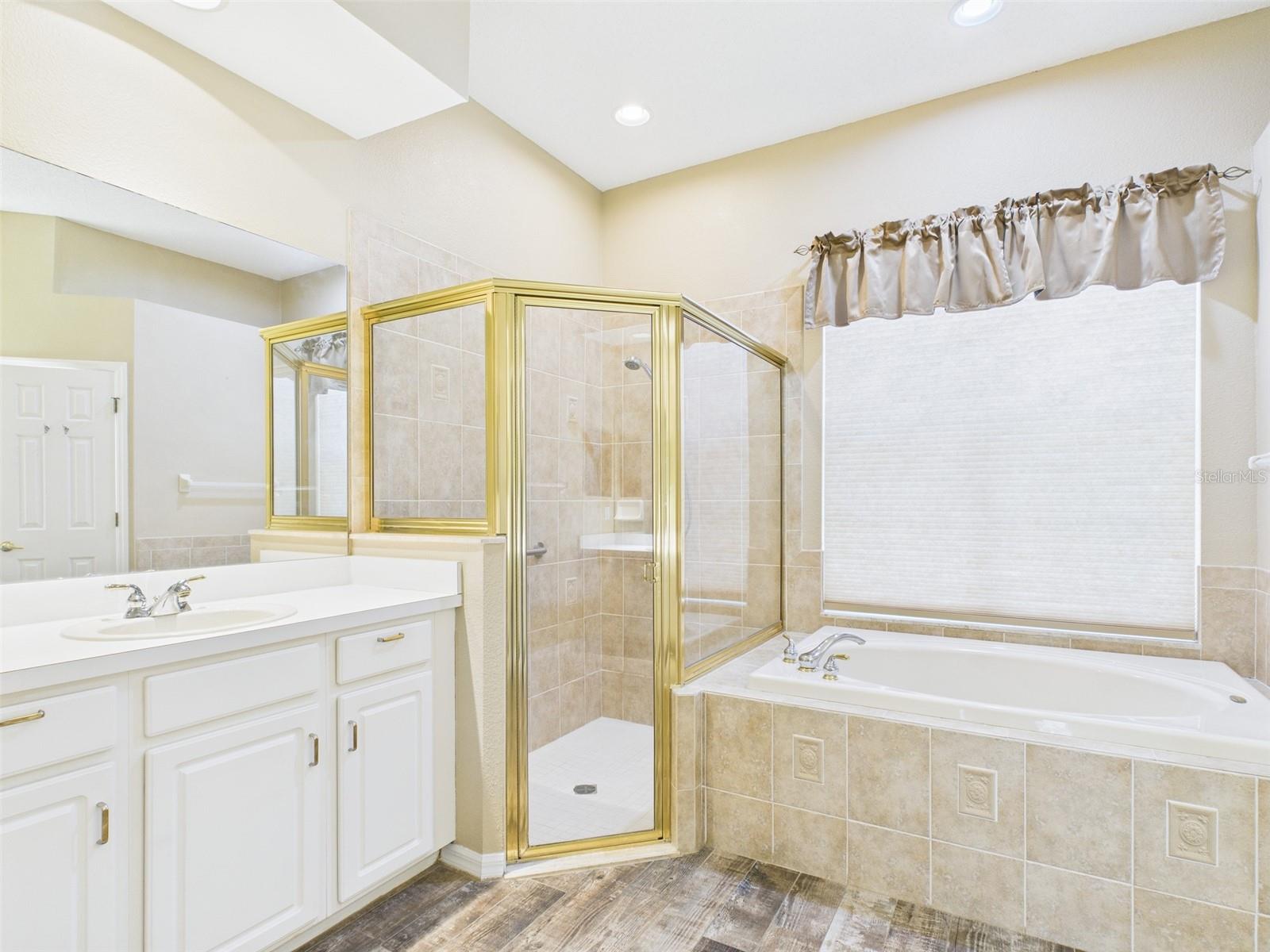 Image 26 of 56 For 2533 Wood Pointe Drive