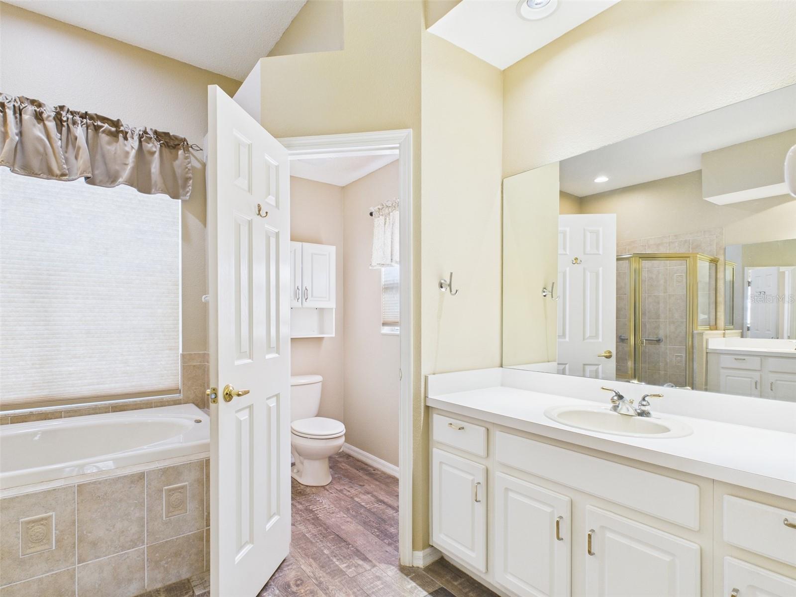 Image 27 of 56 For 2533 Wood Pointe Drive