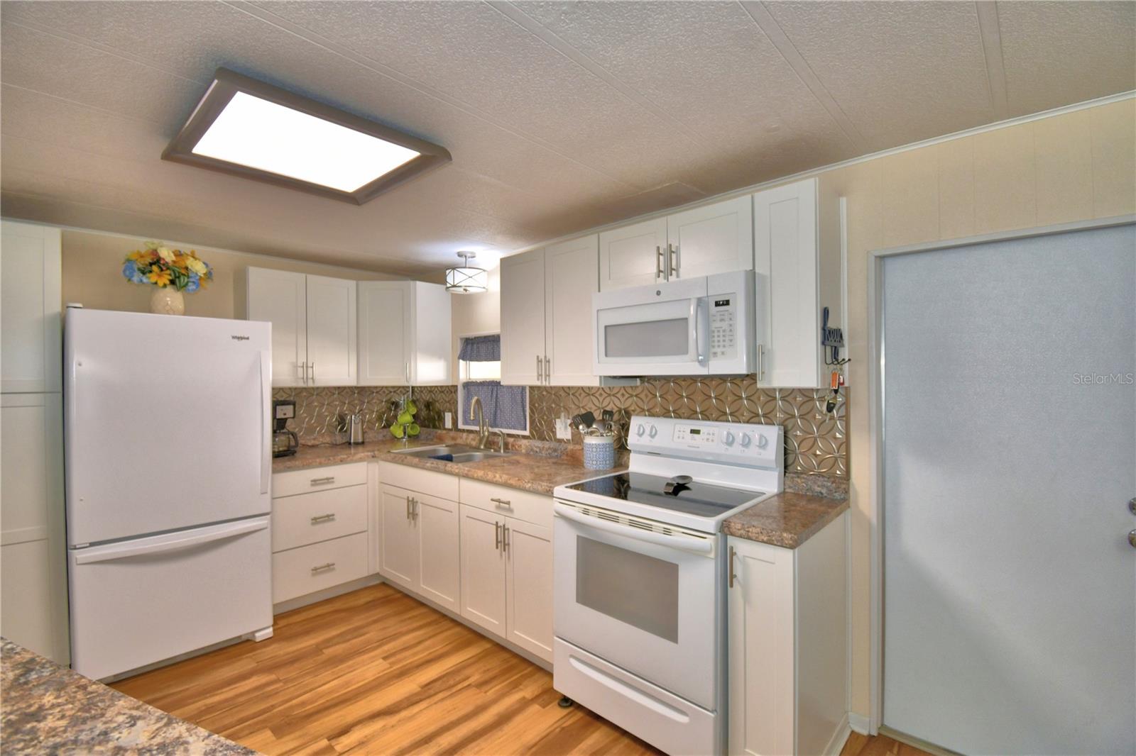 Image 17 of 42 For 145 Holiday Lane