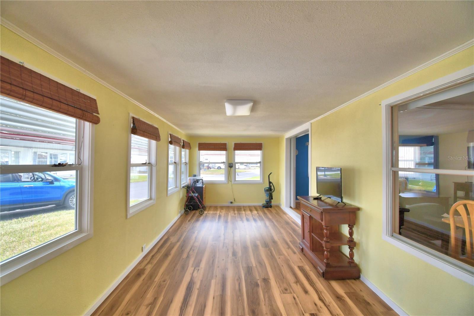 Image 25 of 42 For 145 Holiday Lane