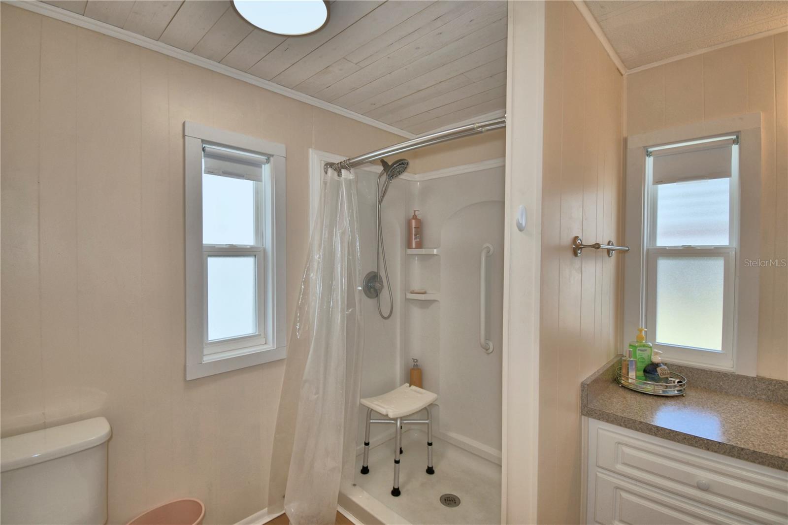 Image 33 of 42 For 145 Holiday Lane