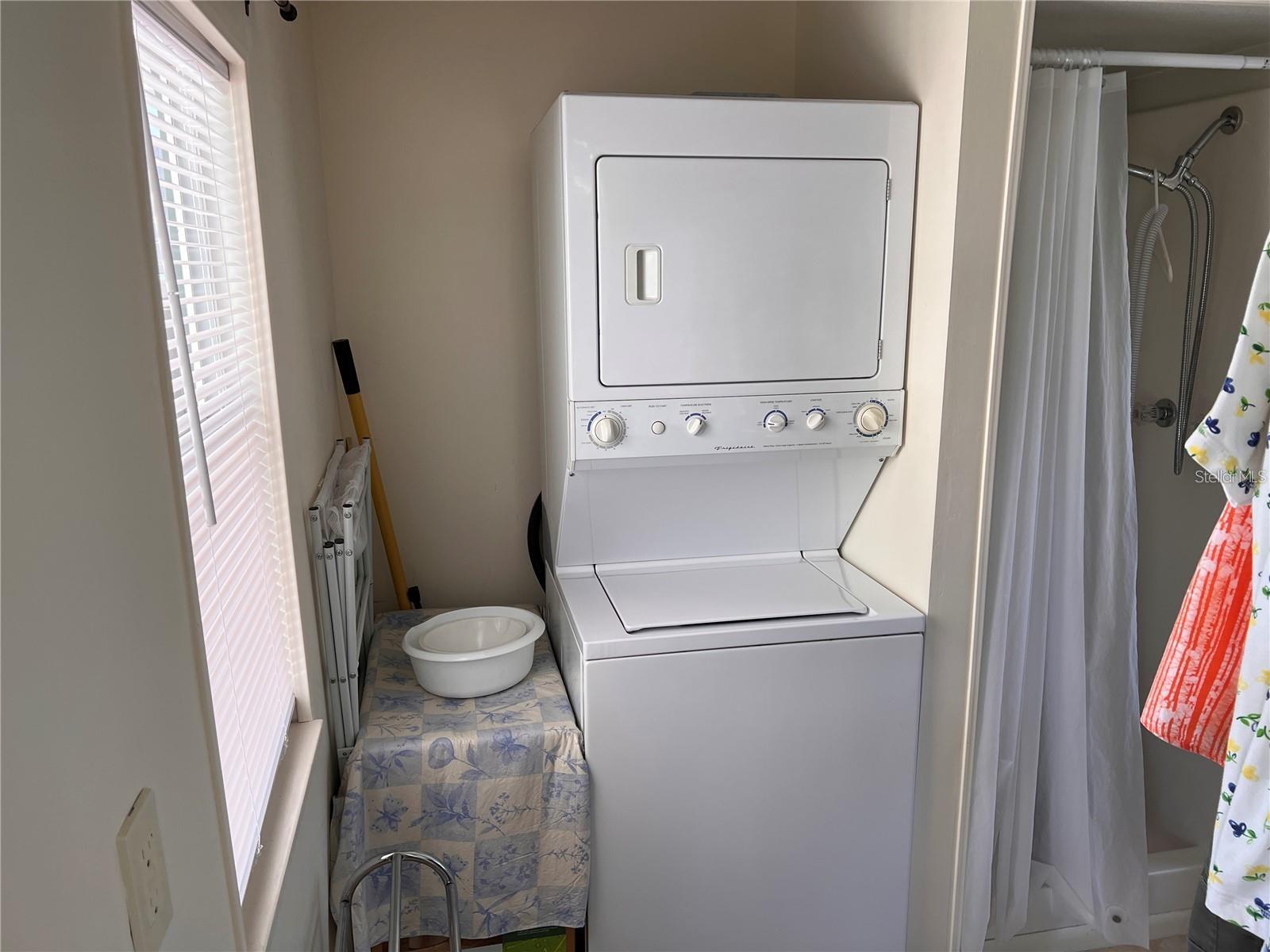 Image 13 of 39 For 5062 Southshore Drive