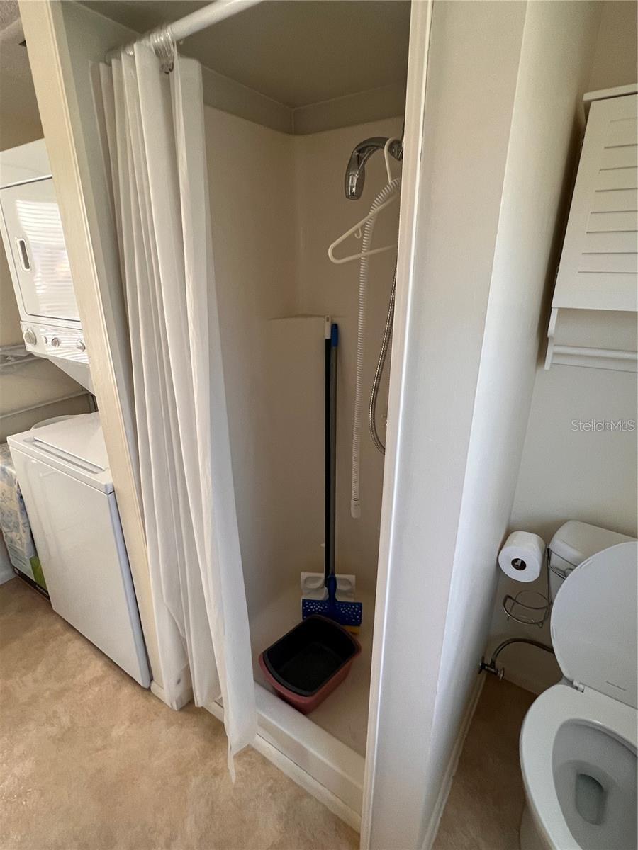 Image 17 of 39 For 5062 Southshore Drive