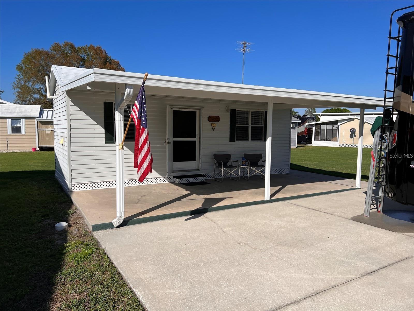 Image 8 of 39 For 5062 Southshore Drive