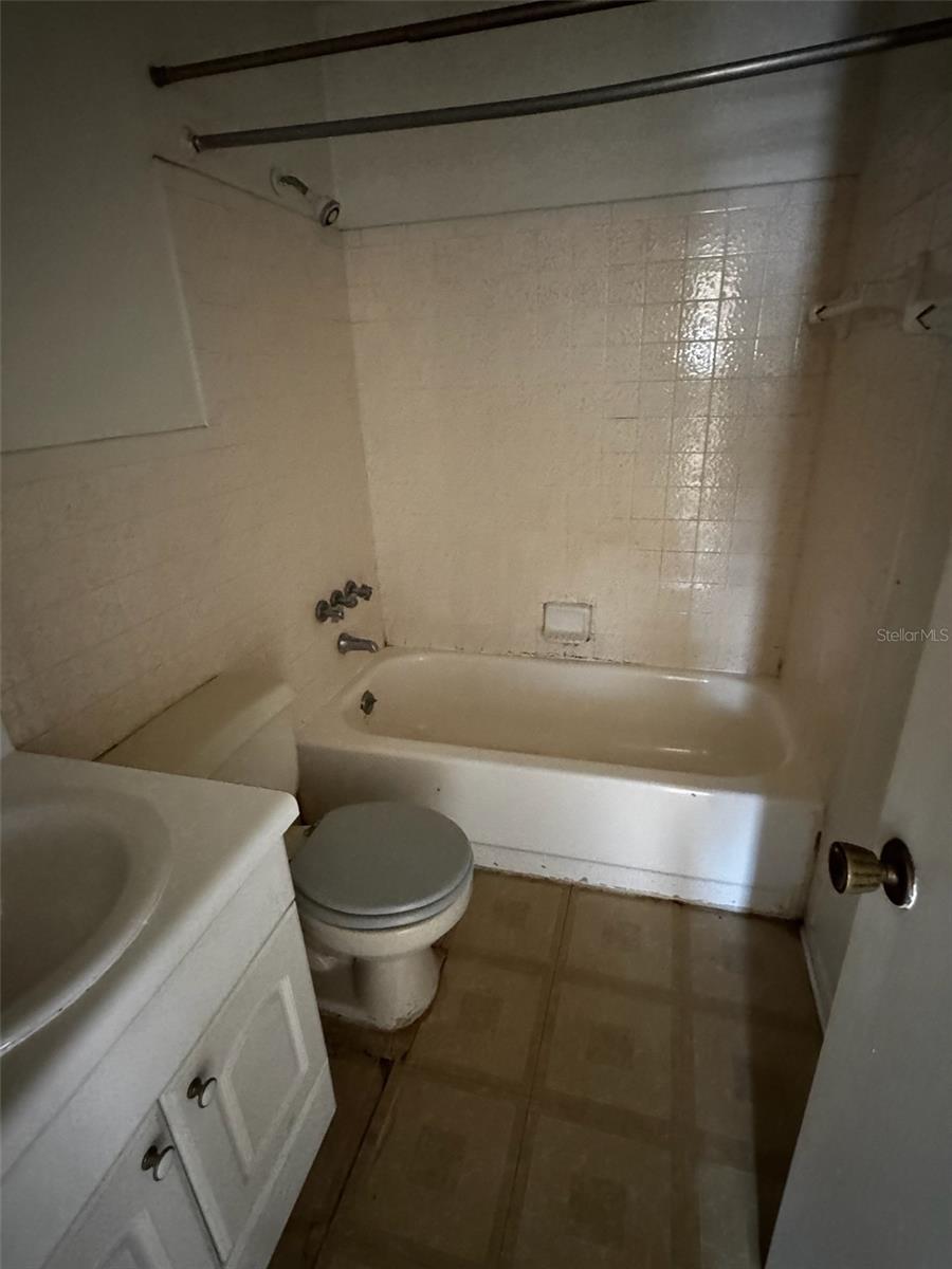 Image 5 of 8 For 2954 Warfield Drive