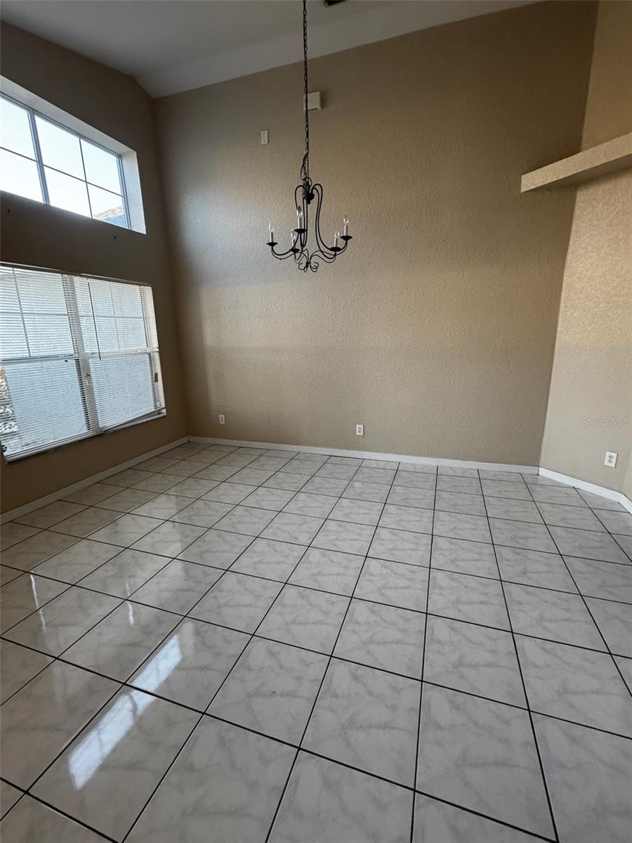 Image 3 of 11 For 2702 Rochelle Drive