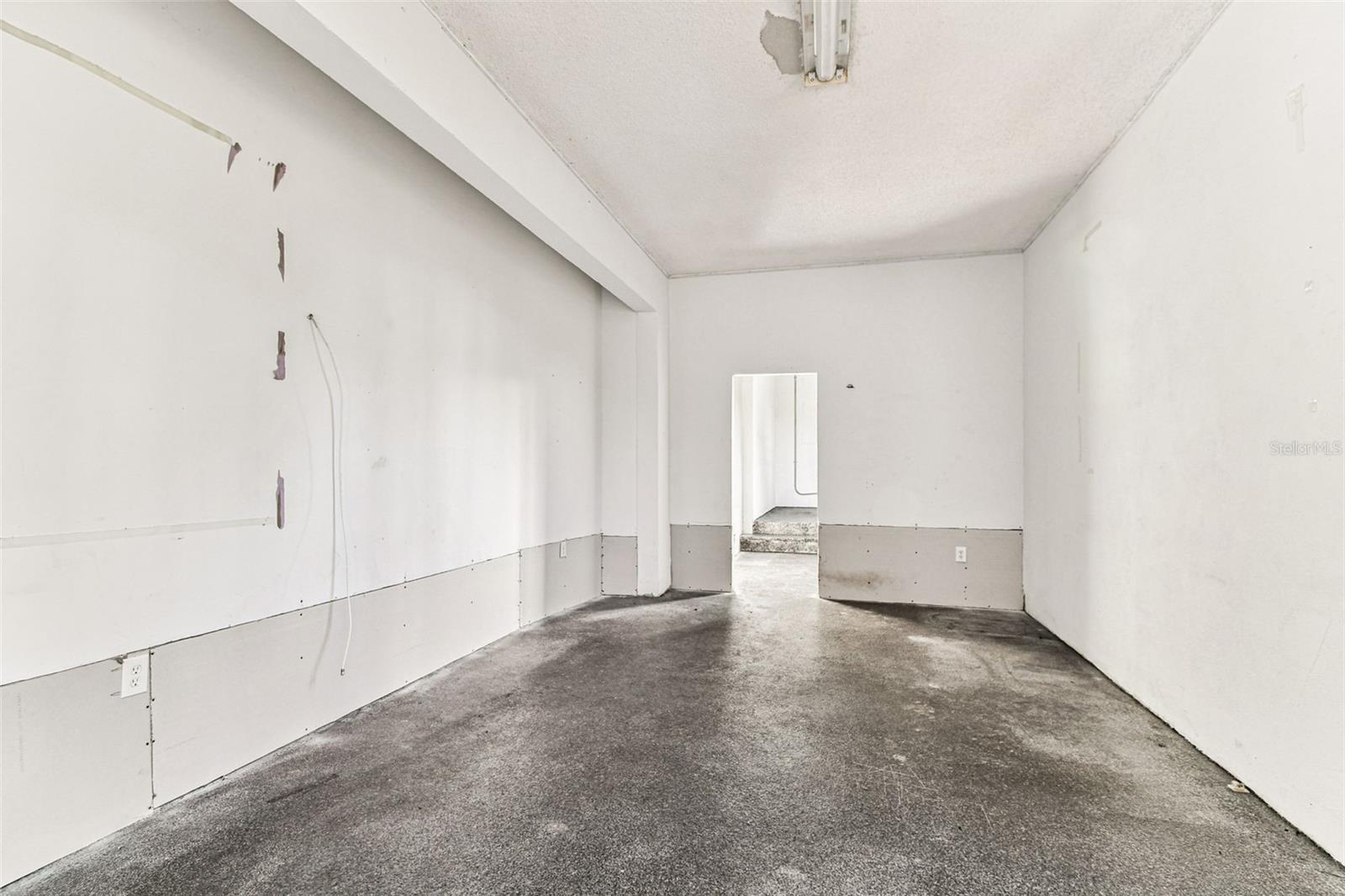 Image 16 of 100 For 1734 Rumar Lane A