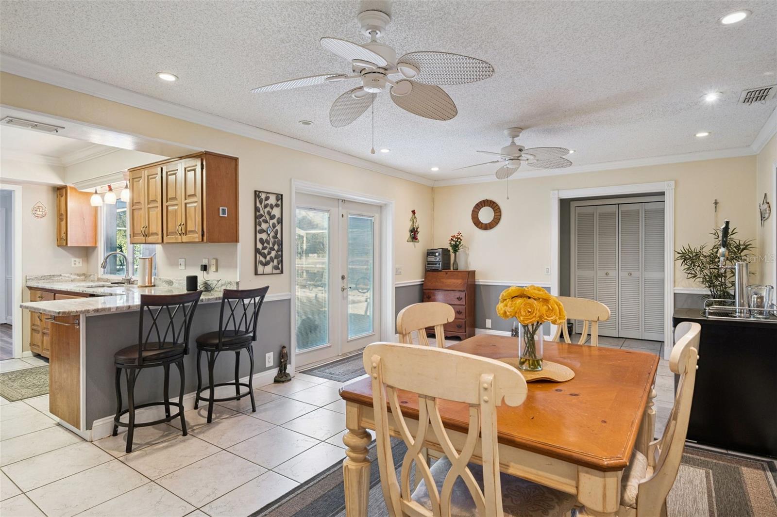 Image 11 of 50 For 260 Greenfield Road