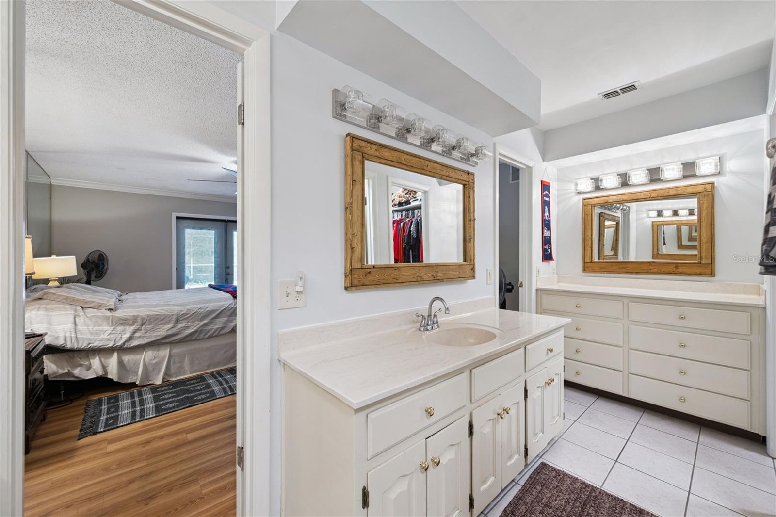 Image 17 of 50 For 260 Greenfield Road