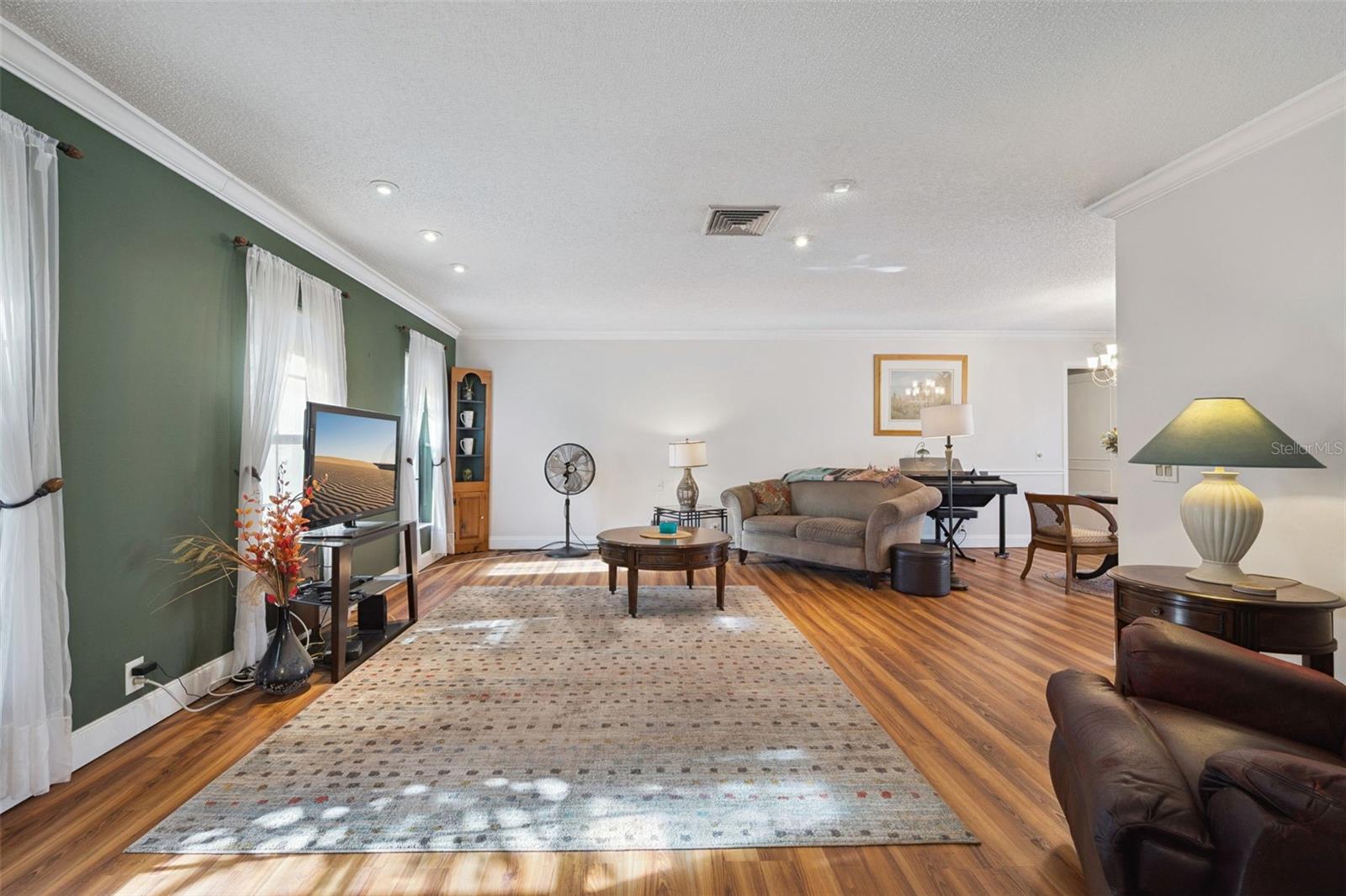 Image 2 of 50 For 260 Greenfield Road