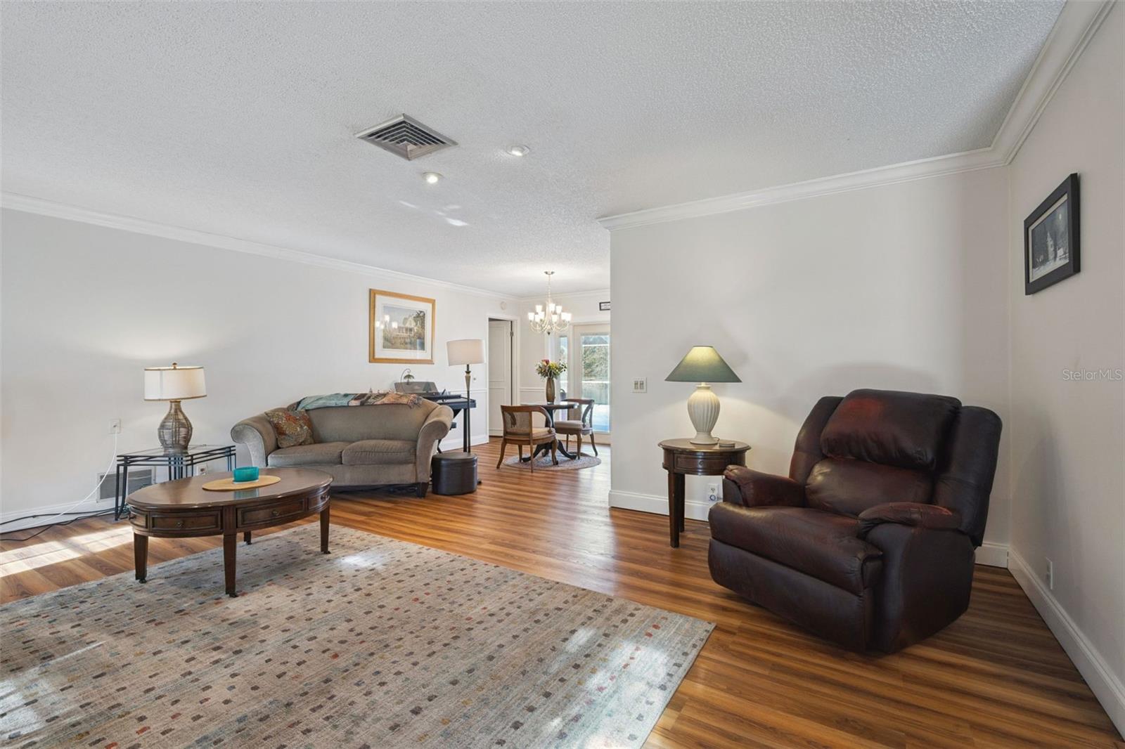 Image 5 of 50 For 260 Greenfield Road