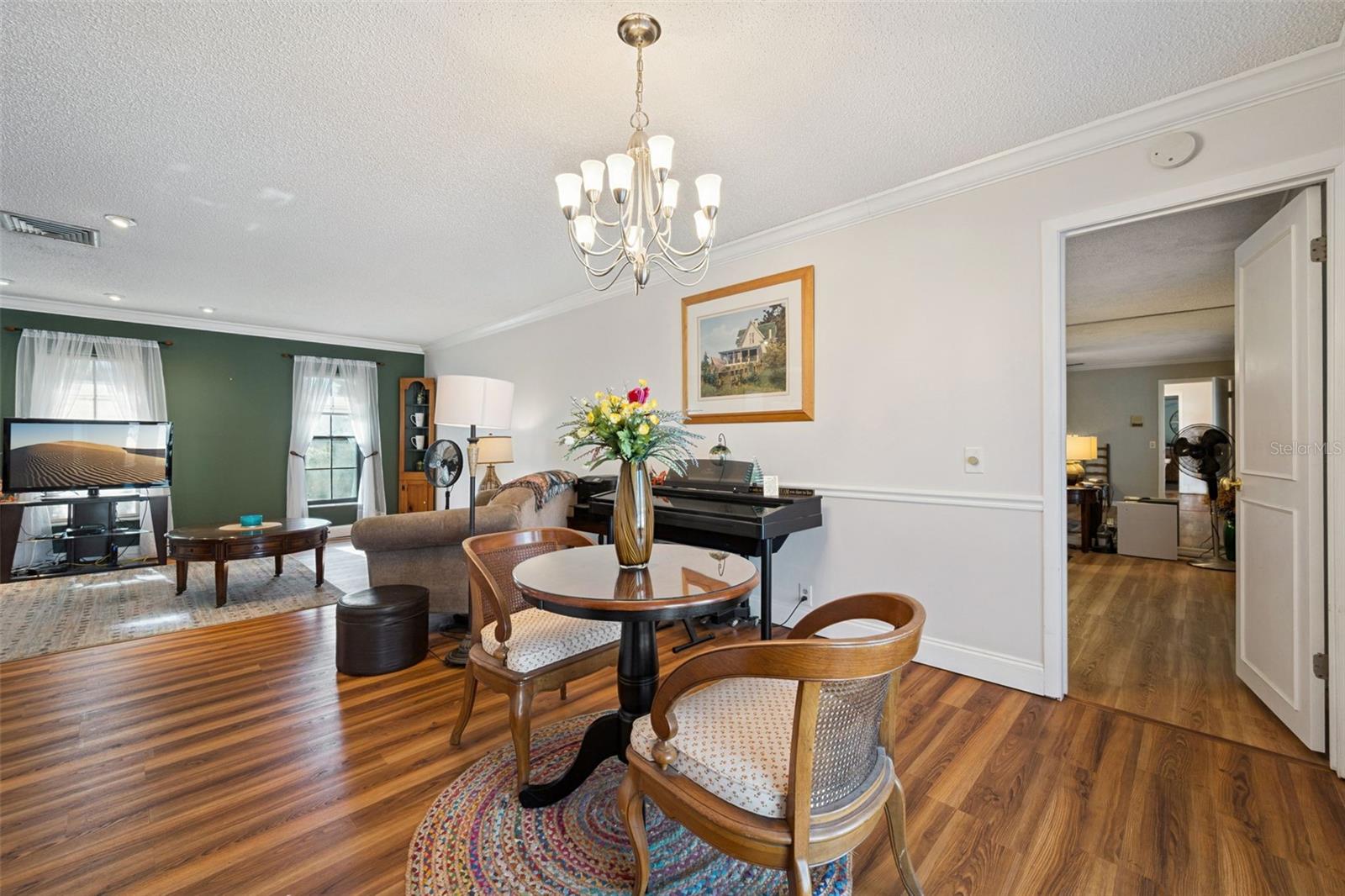 Image 6 of 50 For 260 Greenfield Road