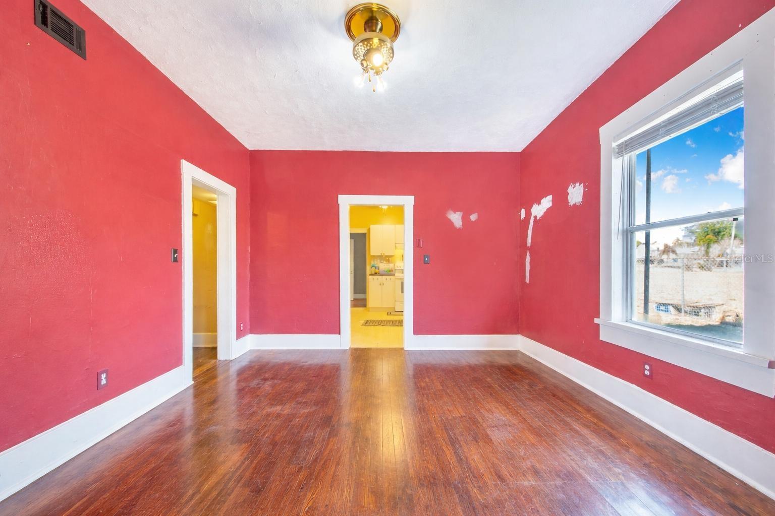 Image 11 of 42 For 118 5th Street