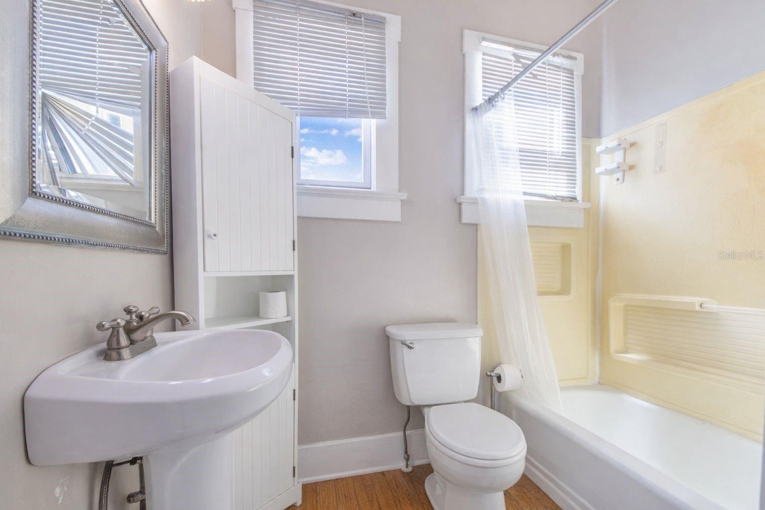 Image 13 of 42 For 118 5th Street