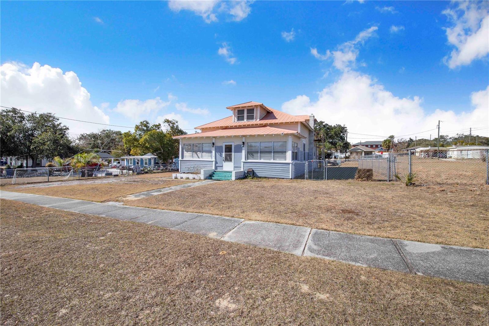 Image 4 of 42 For 118 5th Street