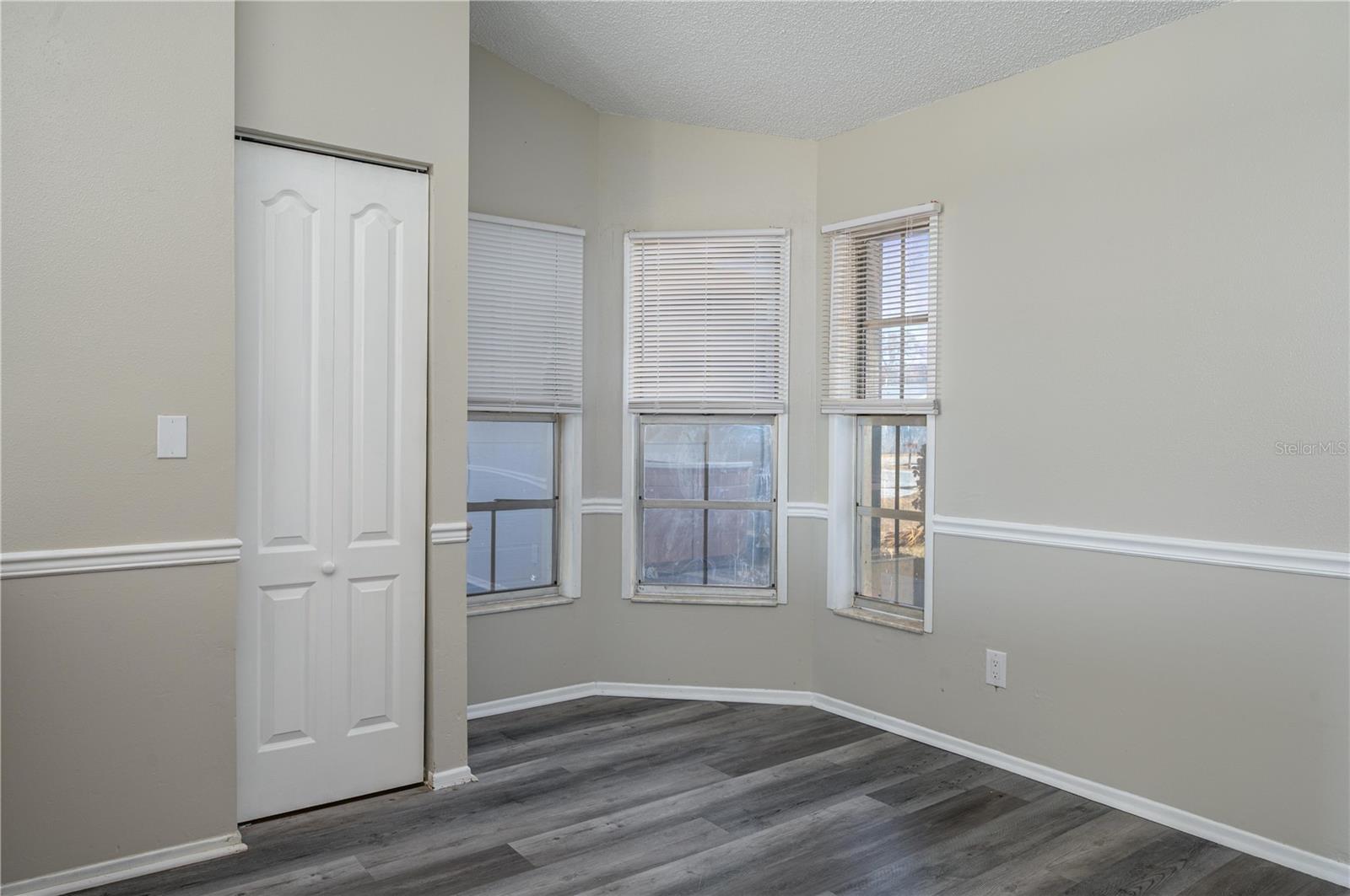 Image 7 of 27 For 3406 Fox Ridge Street