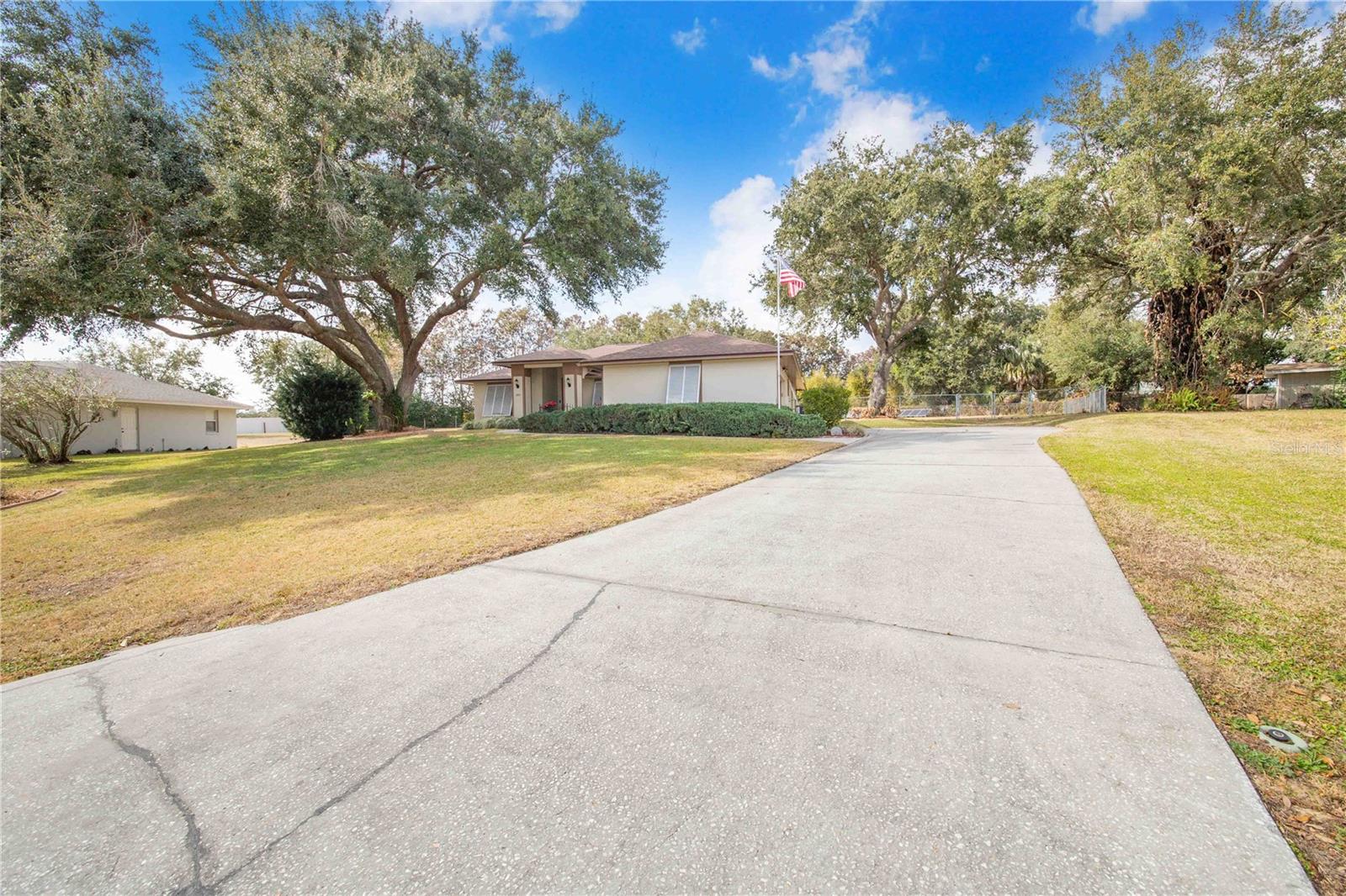 Image 11 of 57 For 2865 Pond View Drive