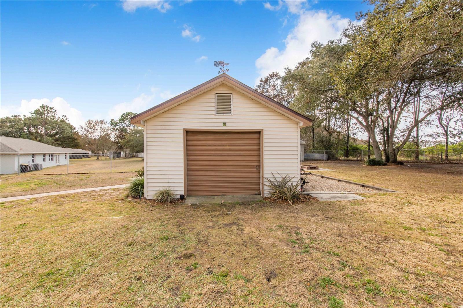 Image 17 of 57 For 2865 Pond View Drive