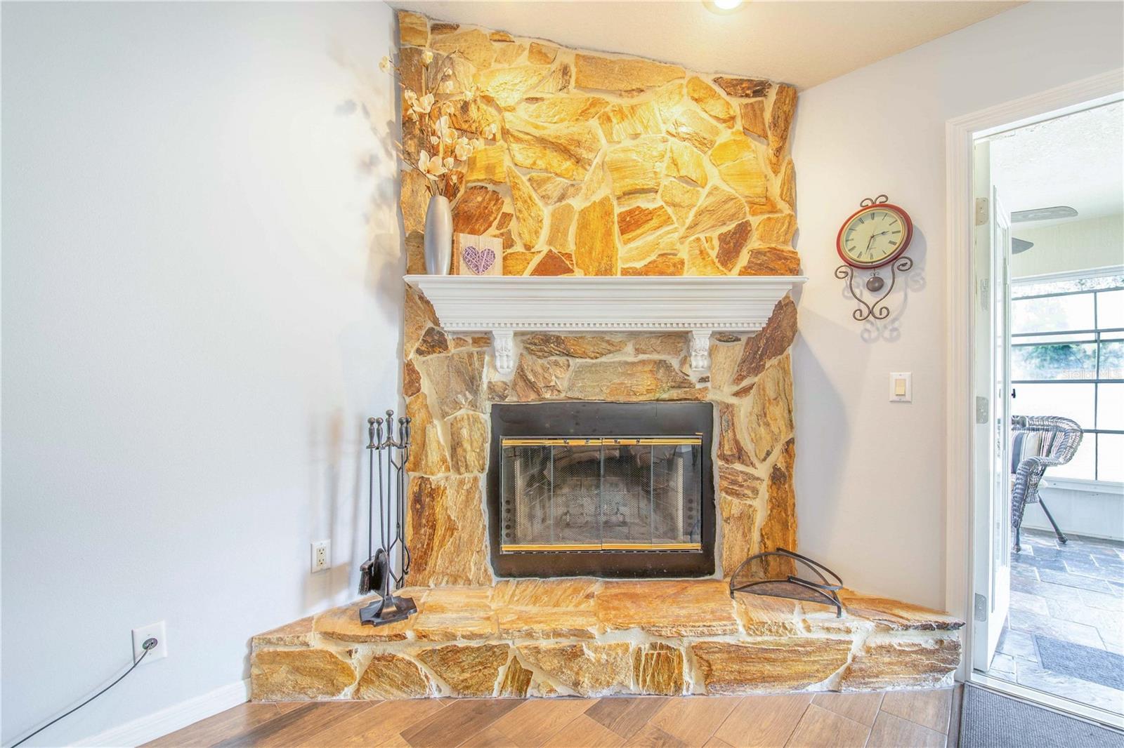 Image 32 of 57 For 2865 Pond View Drive