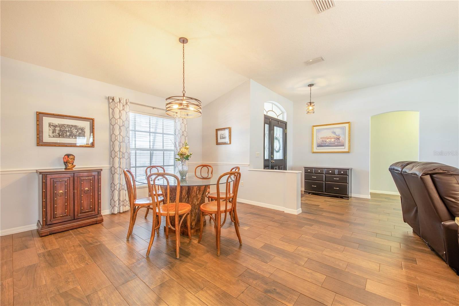 Image 34 of 57 For 2865 Pond View Drive