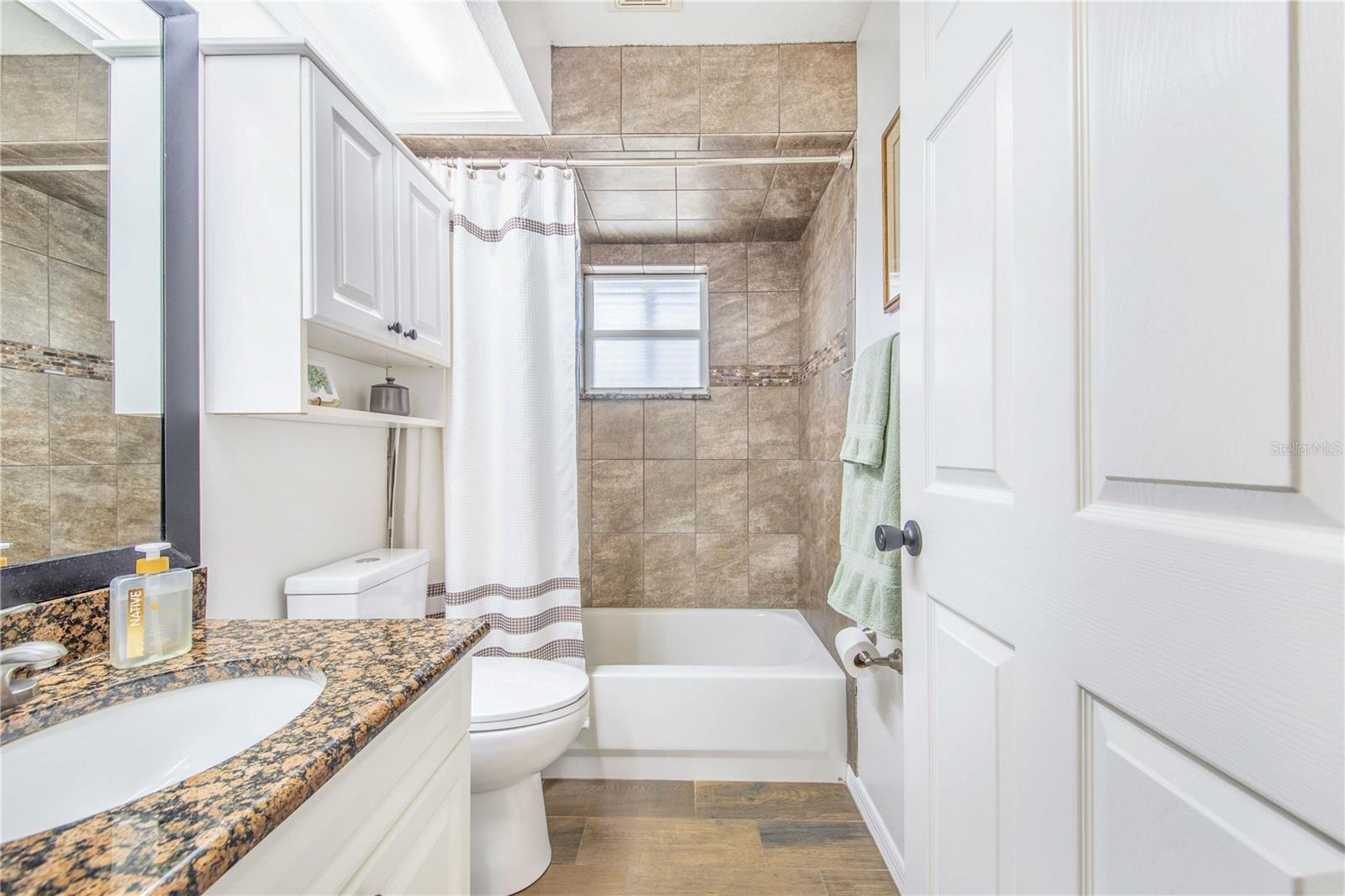 Image 46 of 57 For 2865 Pond View Drive