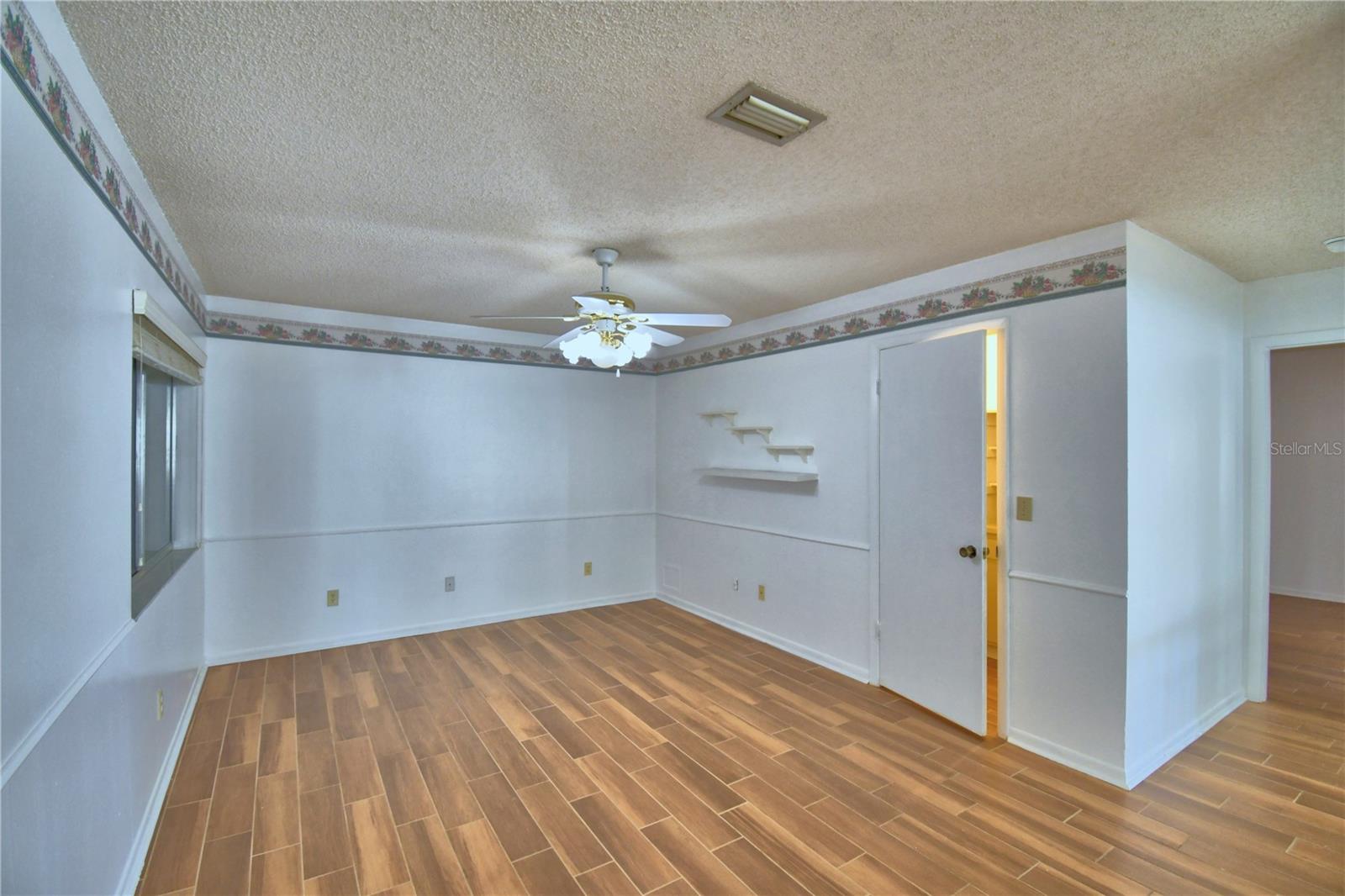 Image 14 of 51 For 447 San Jose Drive