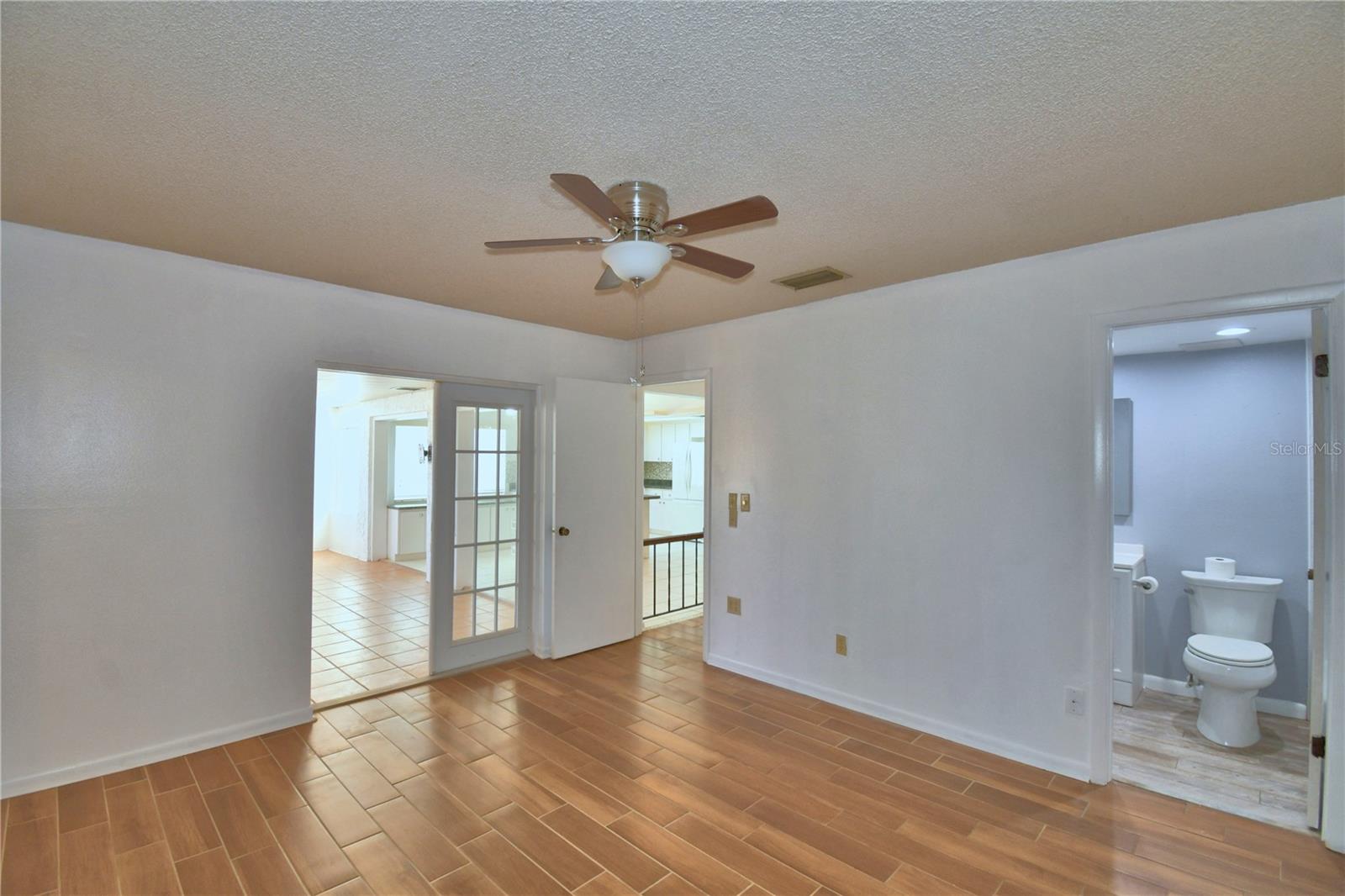 Image 25 of 51 For 447 San Jose Drive