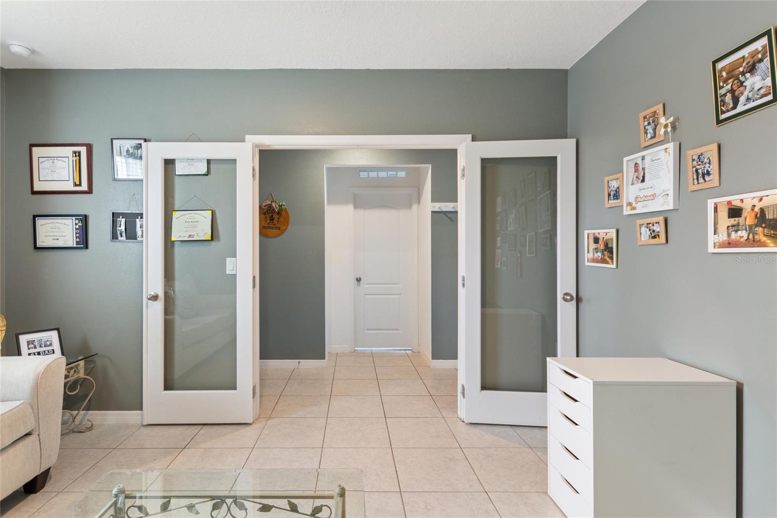 Listing photo id 15 for 1106 Althea Drive