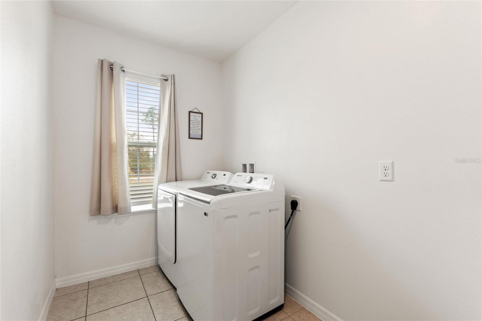 Listing photo id 25 for 1106 Althea Drive