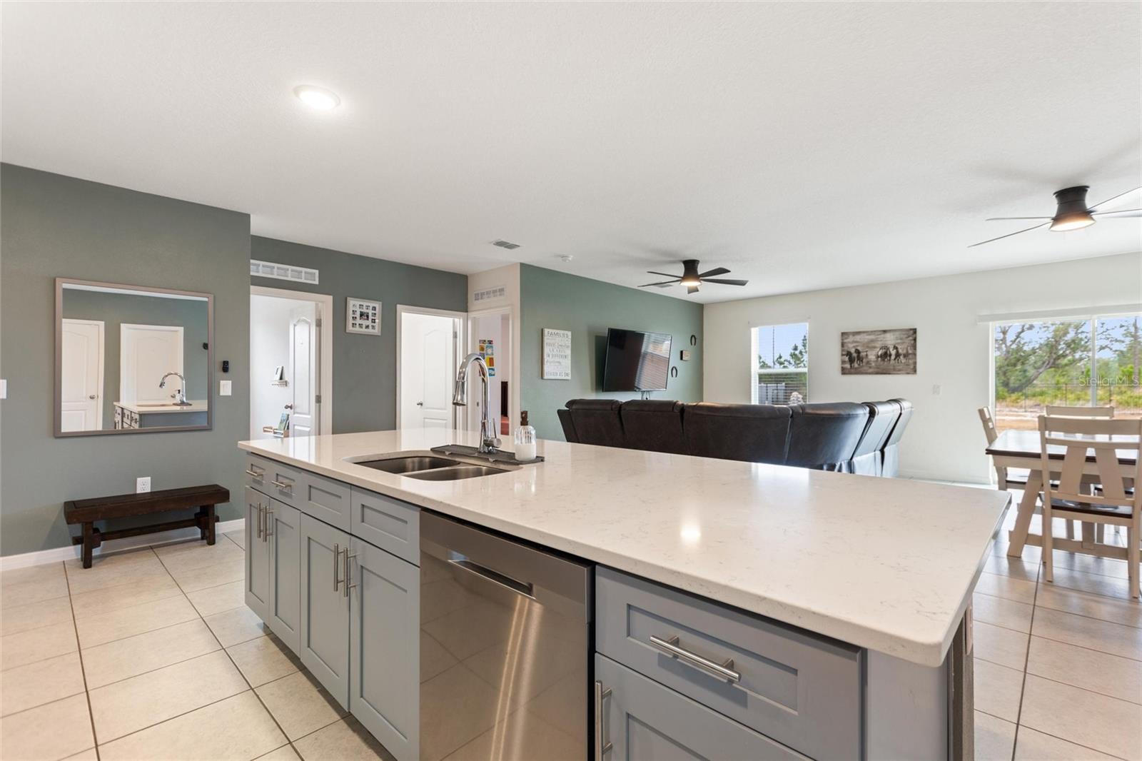 Listing photo id 7 for 1106 Althea Drive