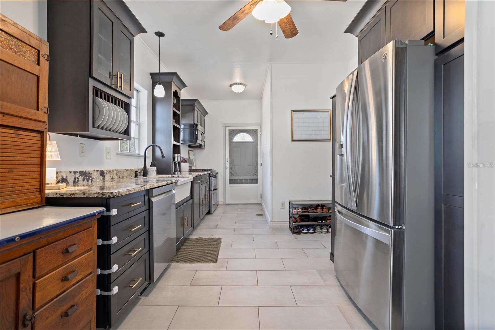 Image 10 of 64 For 517 Main Street